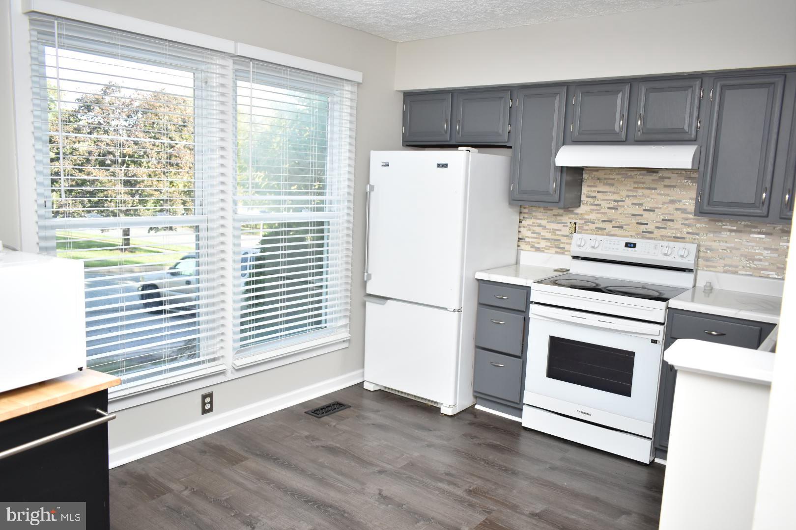 MAJORS CHOICE - Residential Lease