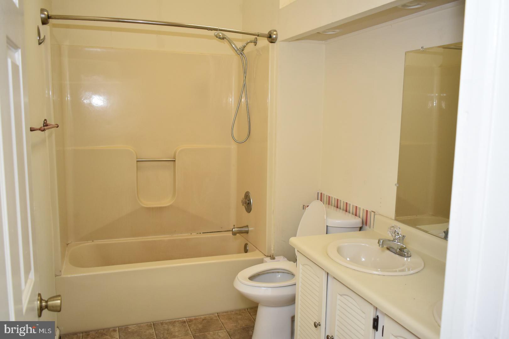 MAJORS CHOICE - Residential Lease