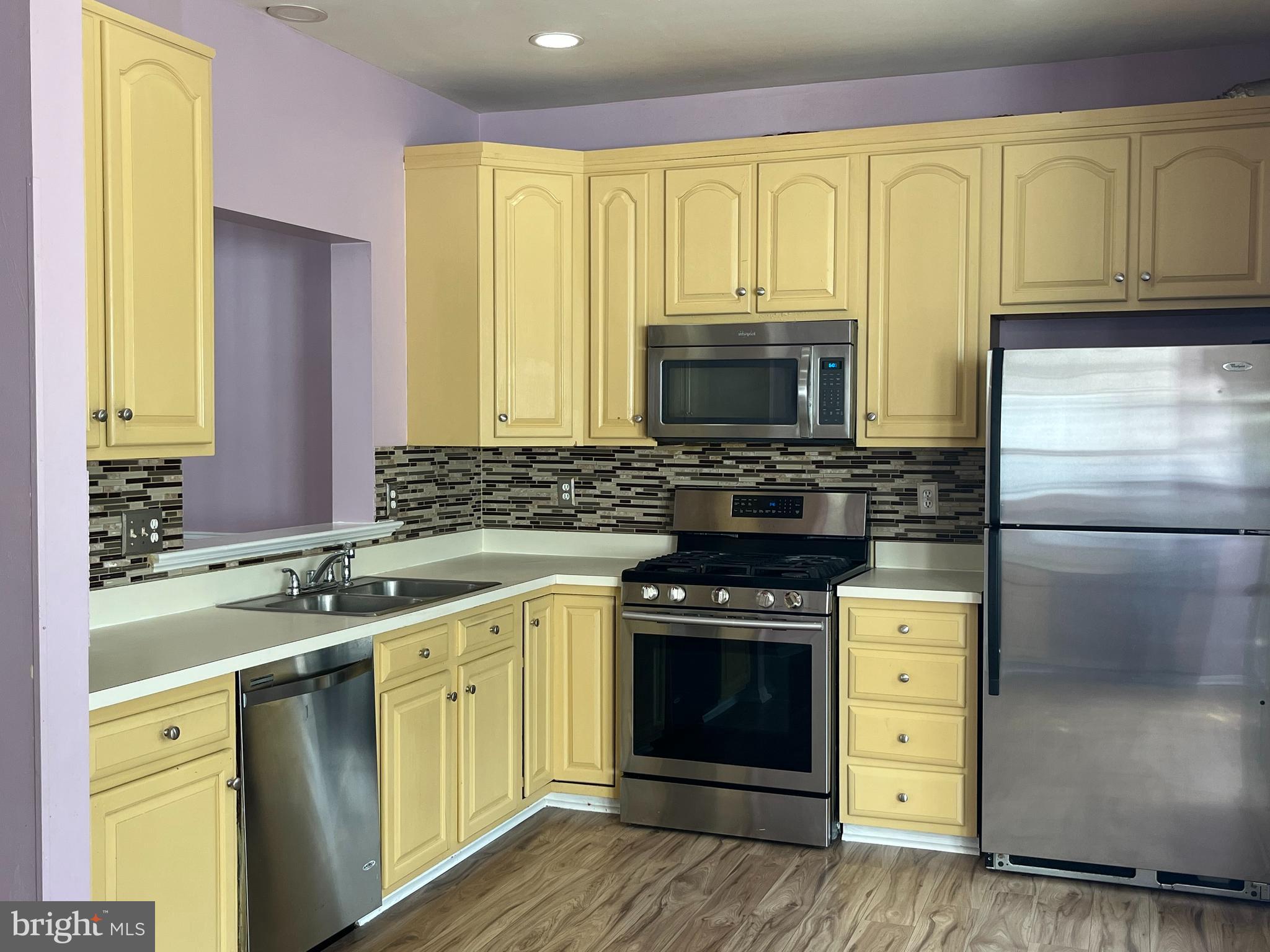 WAYSIDE VILLAGE - Residential Lease