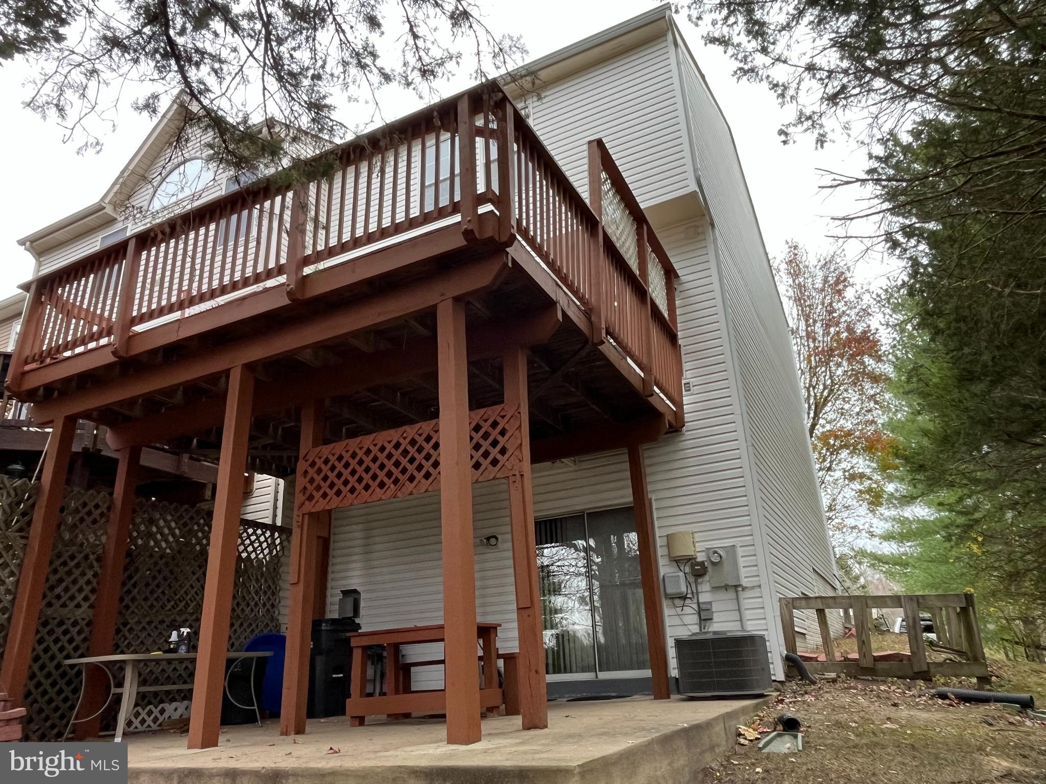 WAYSIDE VILLAGE - Residential Lease