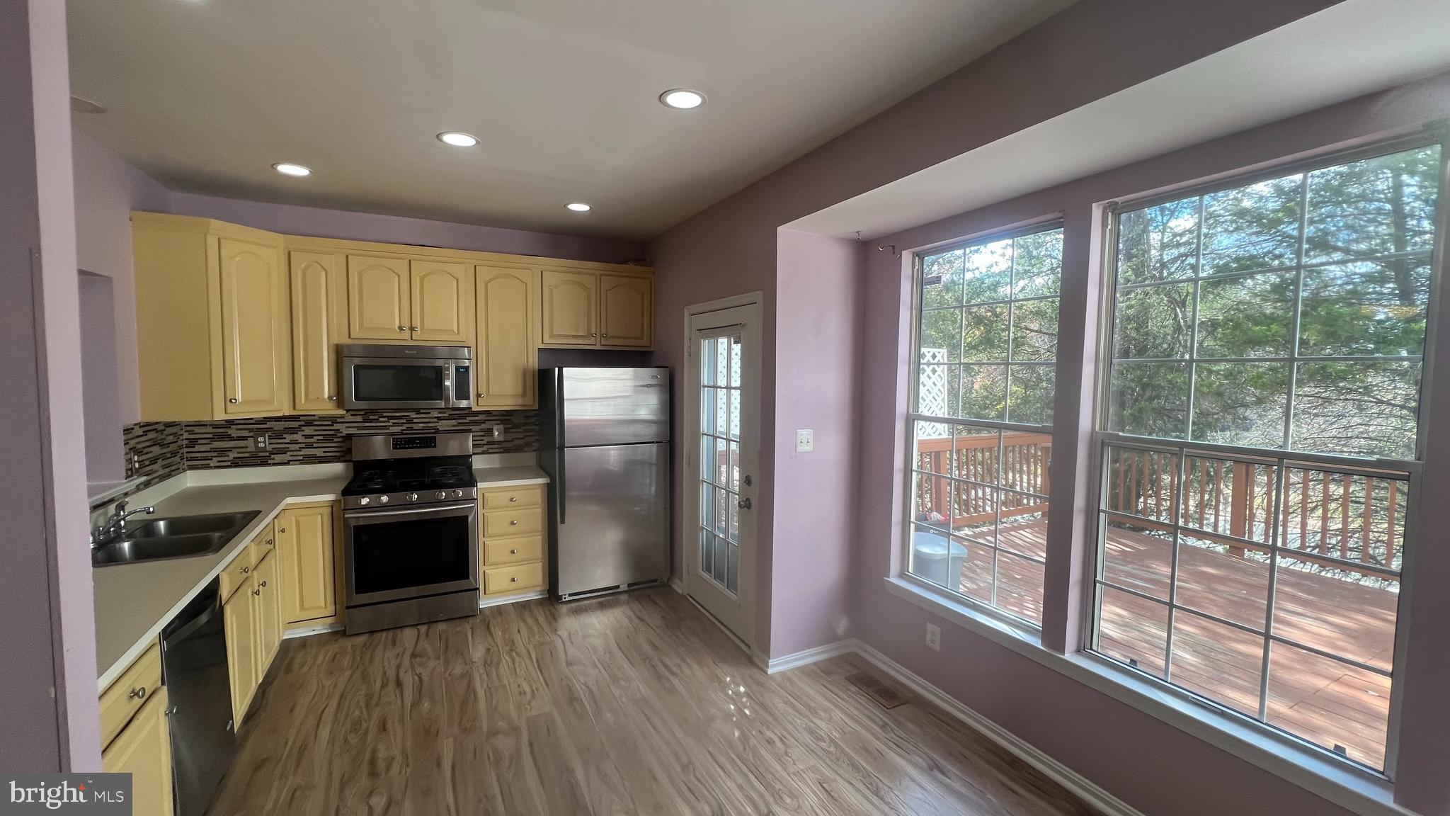 WAYSIDE VILLAGE - Residential Lease