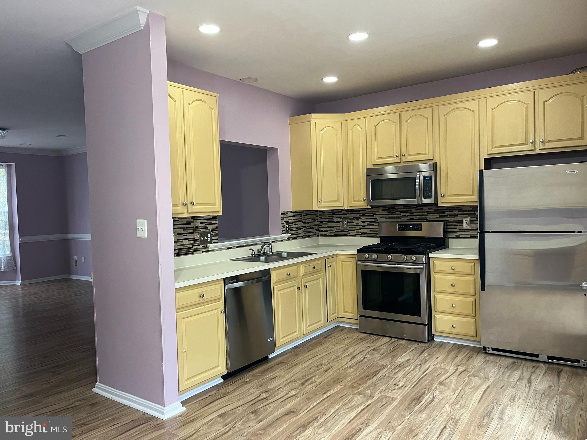 WAYSIDE VILLAGE - Residential Lease