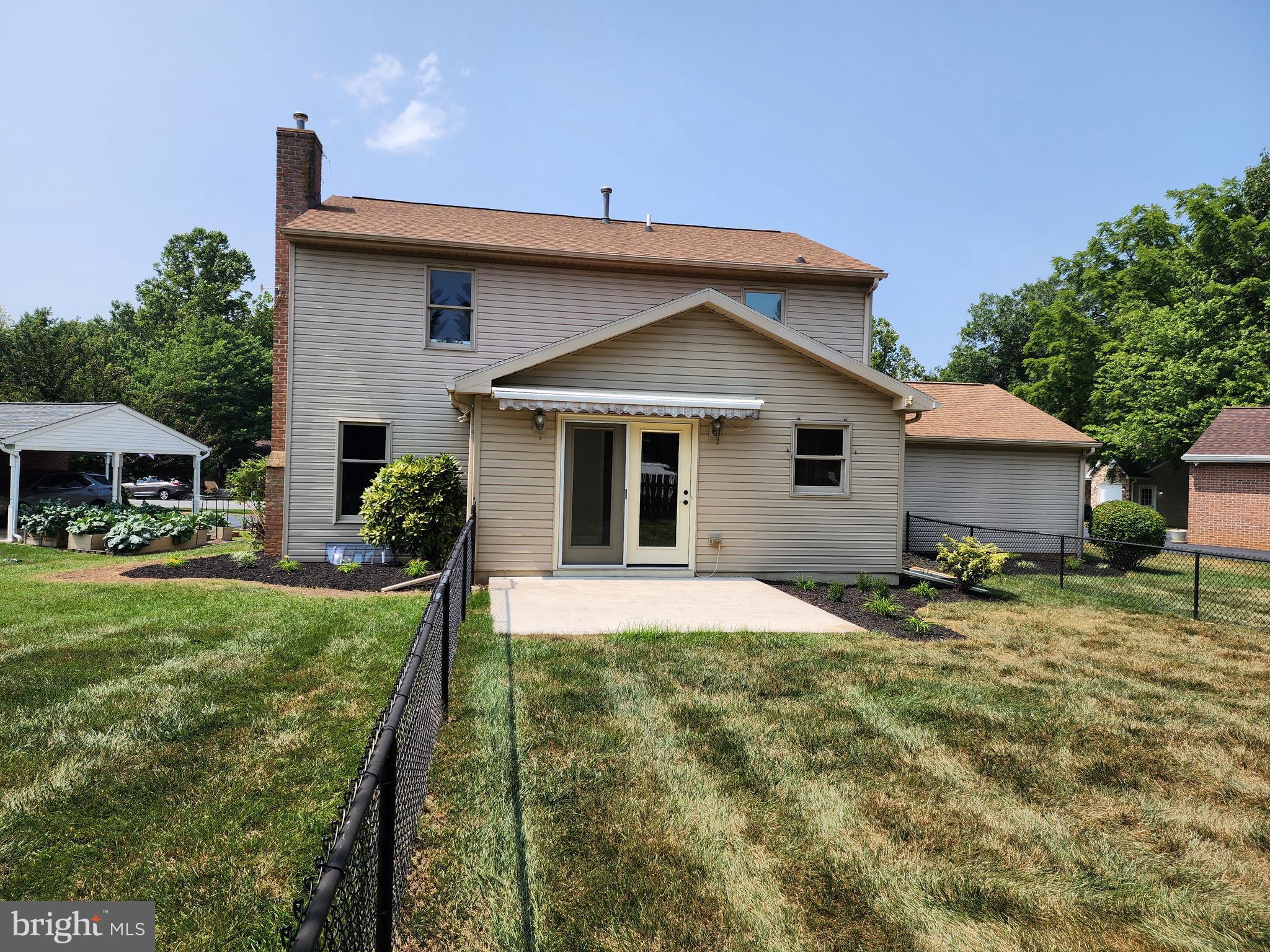 5 DARTMOUTH DRIVE