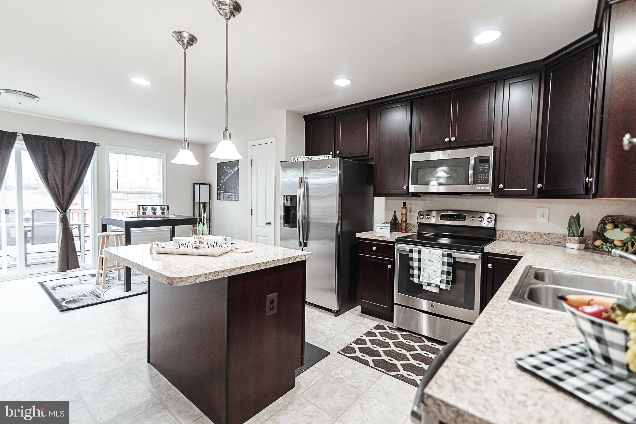 LAKELAND PLACE - Residential