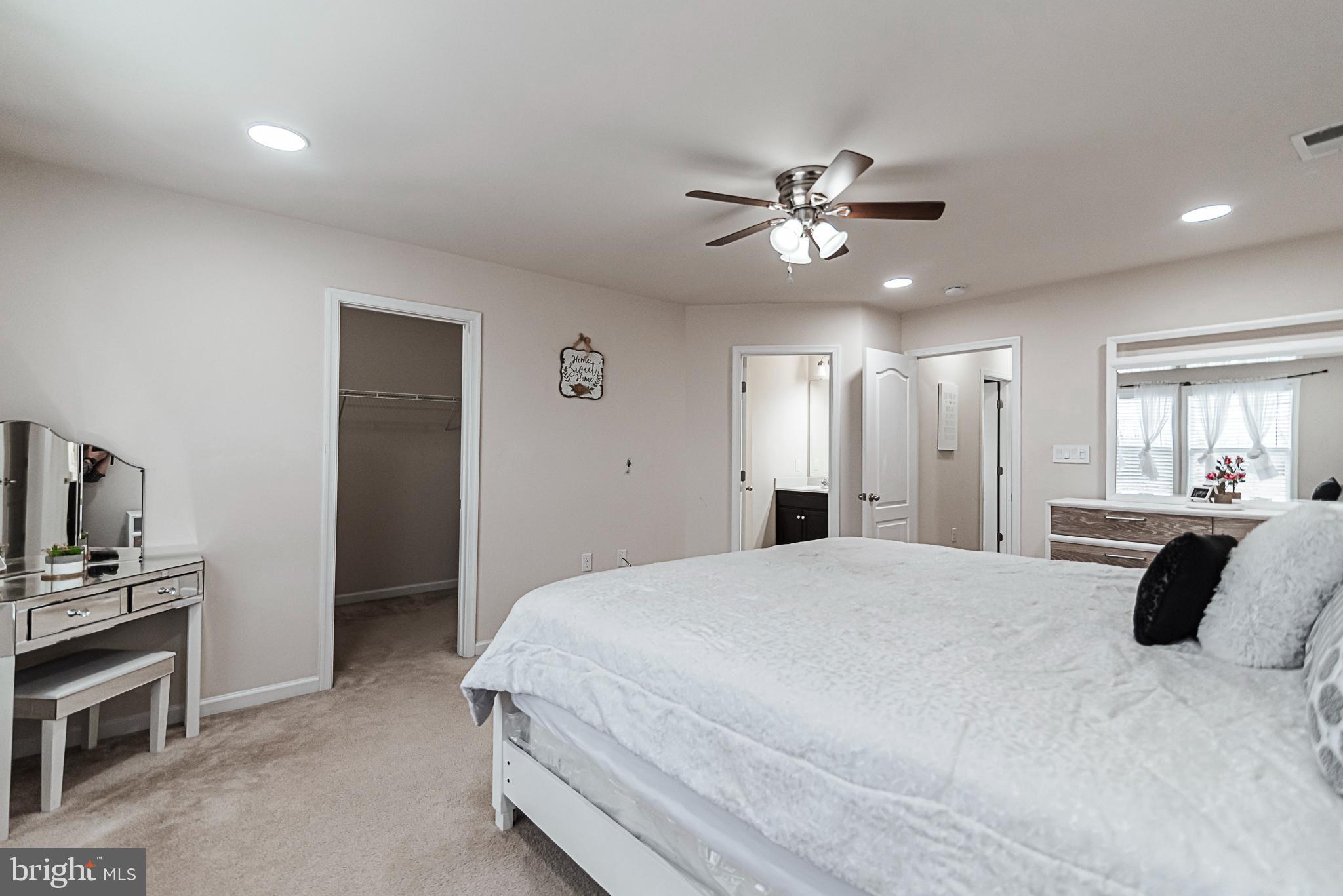 LAKELAND PLACE - Residential