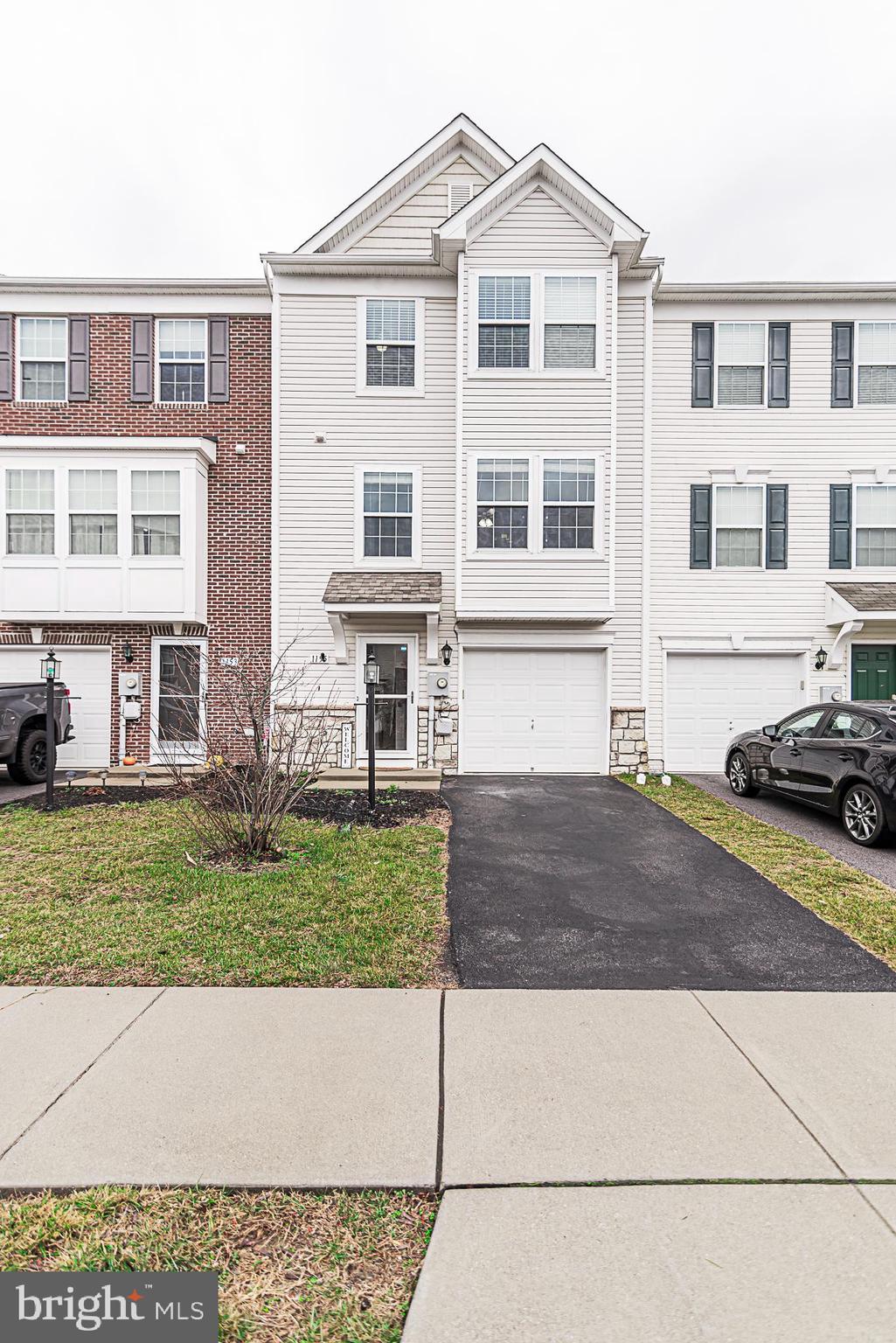 LAKELAND PLACE - Residential