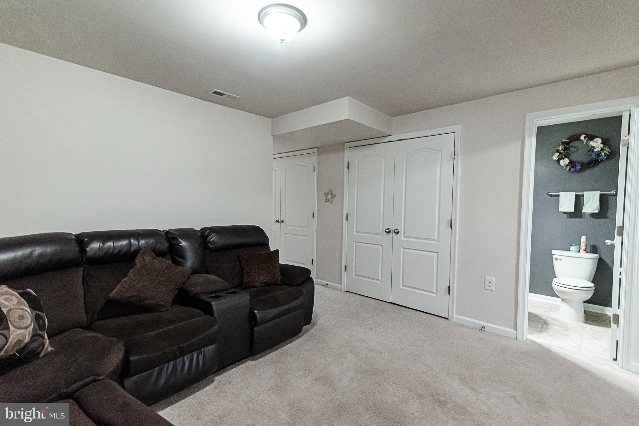 LAKELAND PLACE - Residential