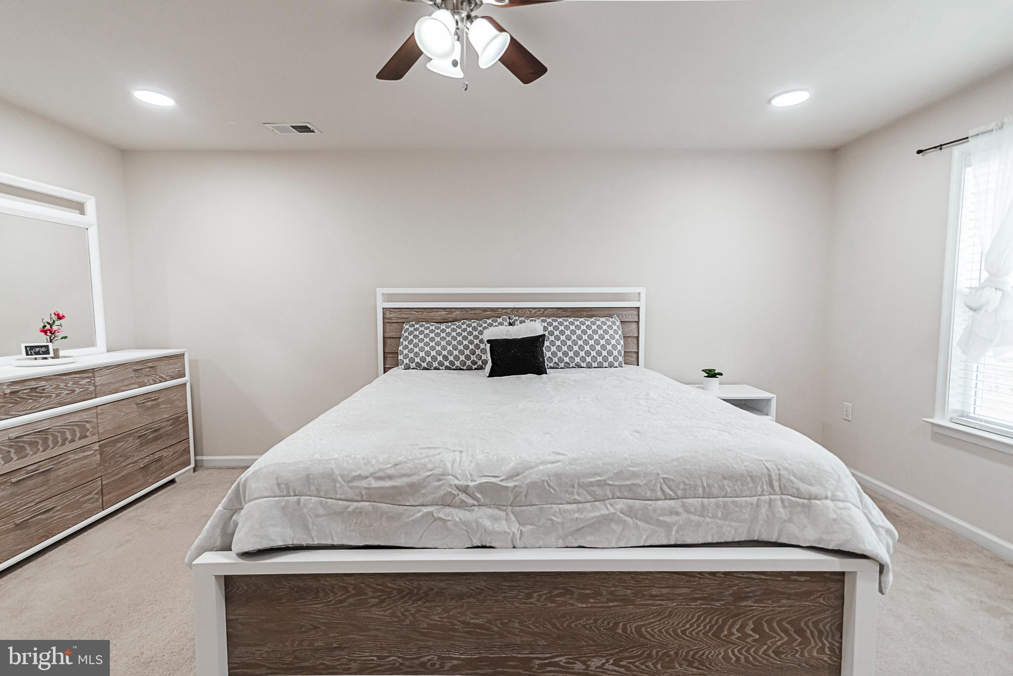 LAKELAND PLACE - Residential