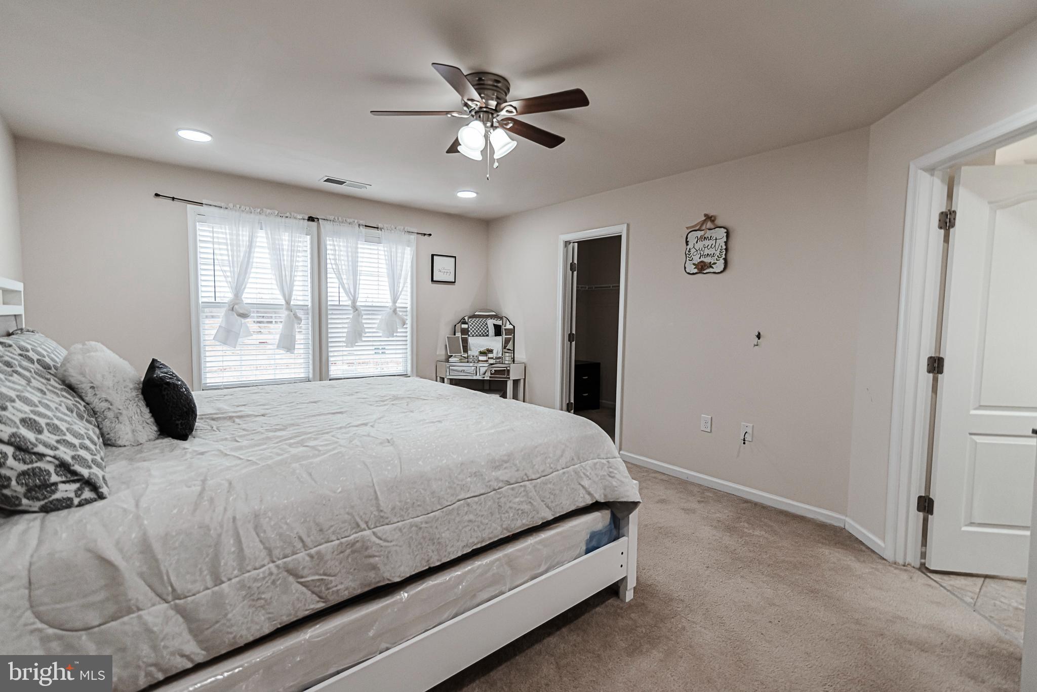 LAKELAND PLACE - Residential