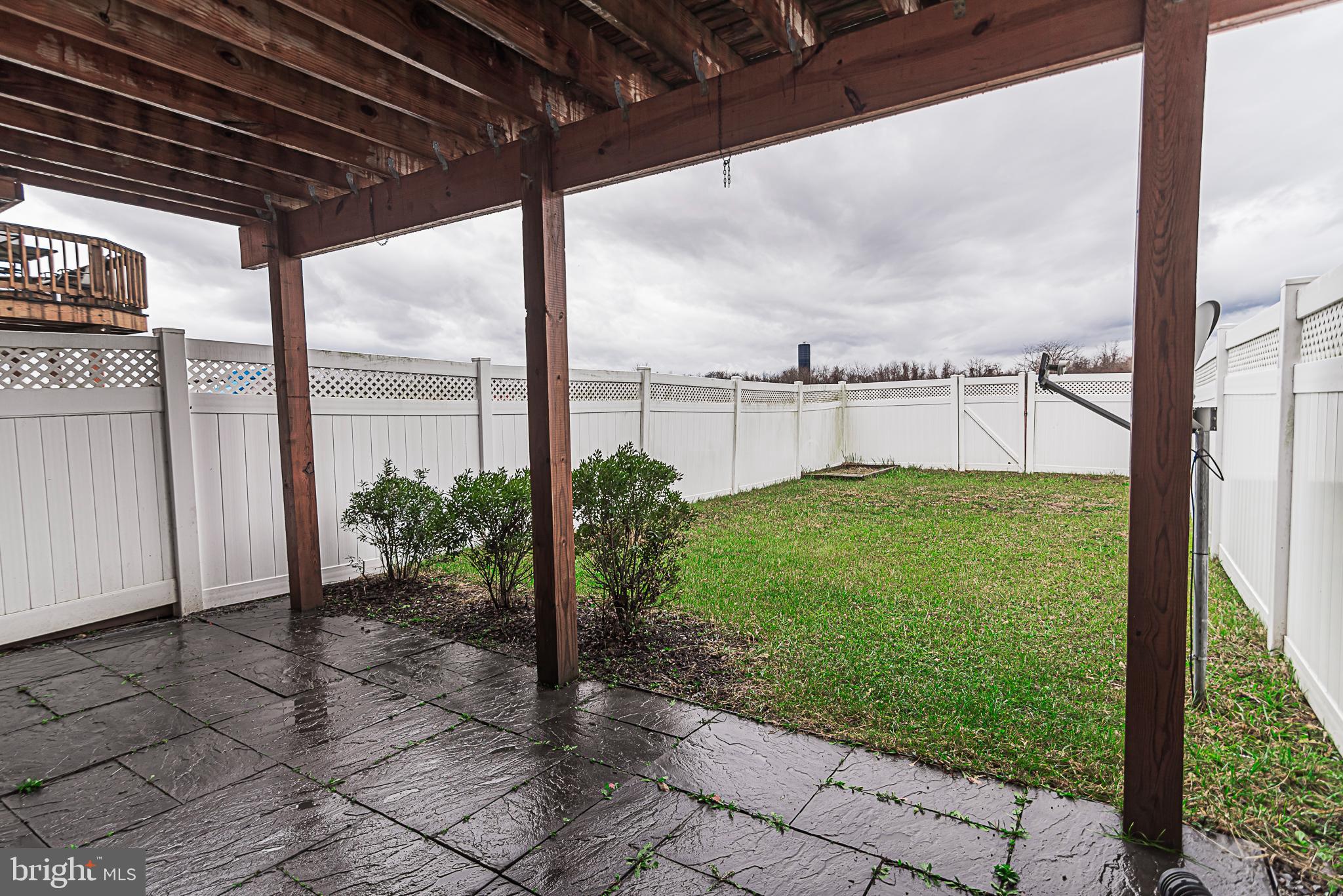 LAKELAND PLACE - Residential