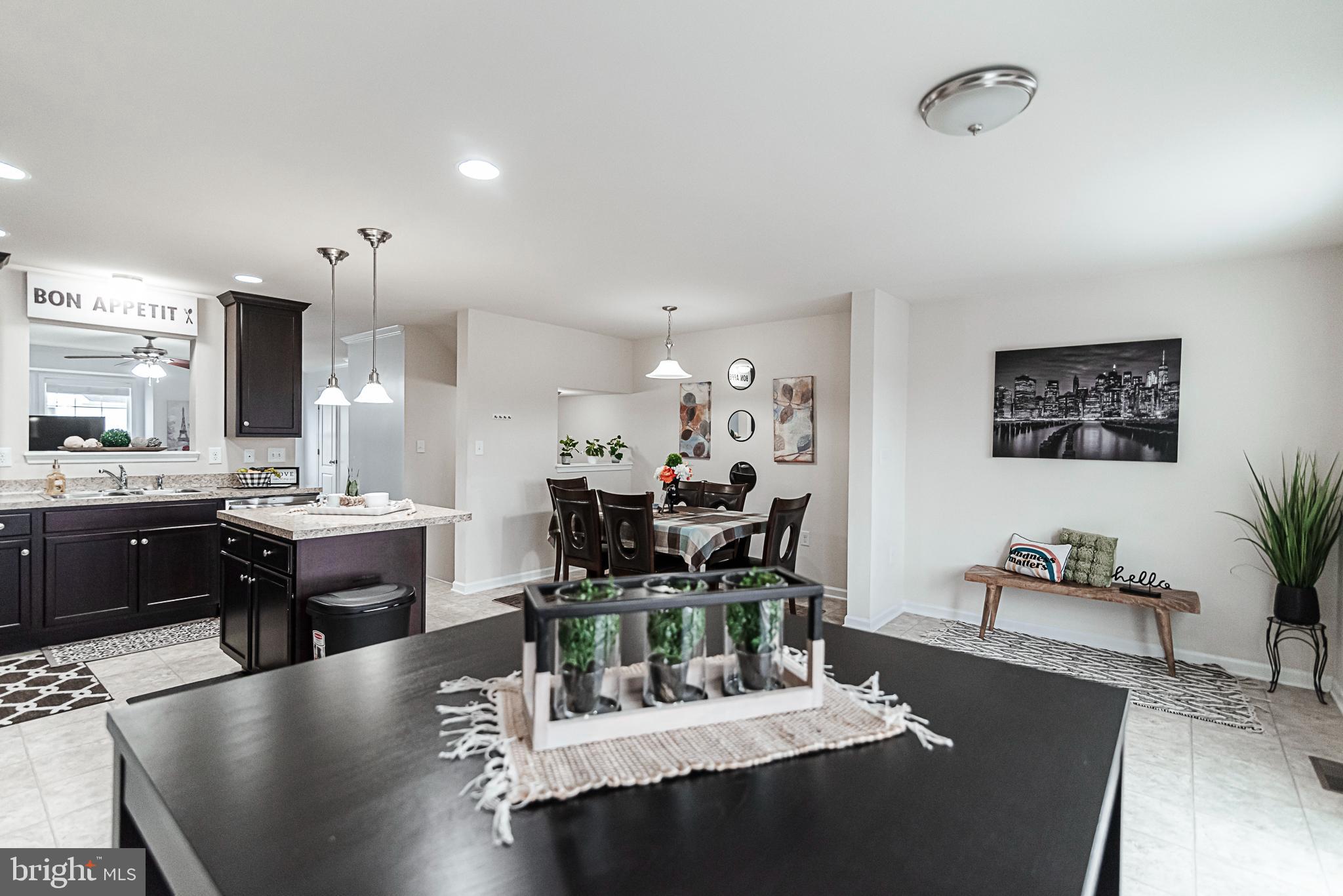 LAKELAND PLACE - Residential