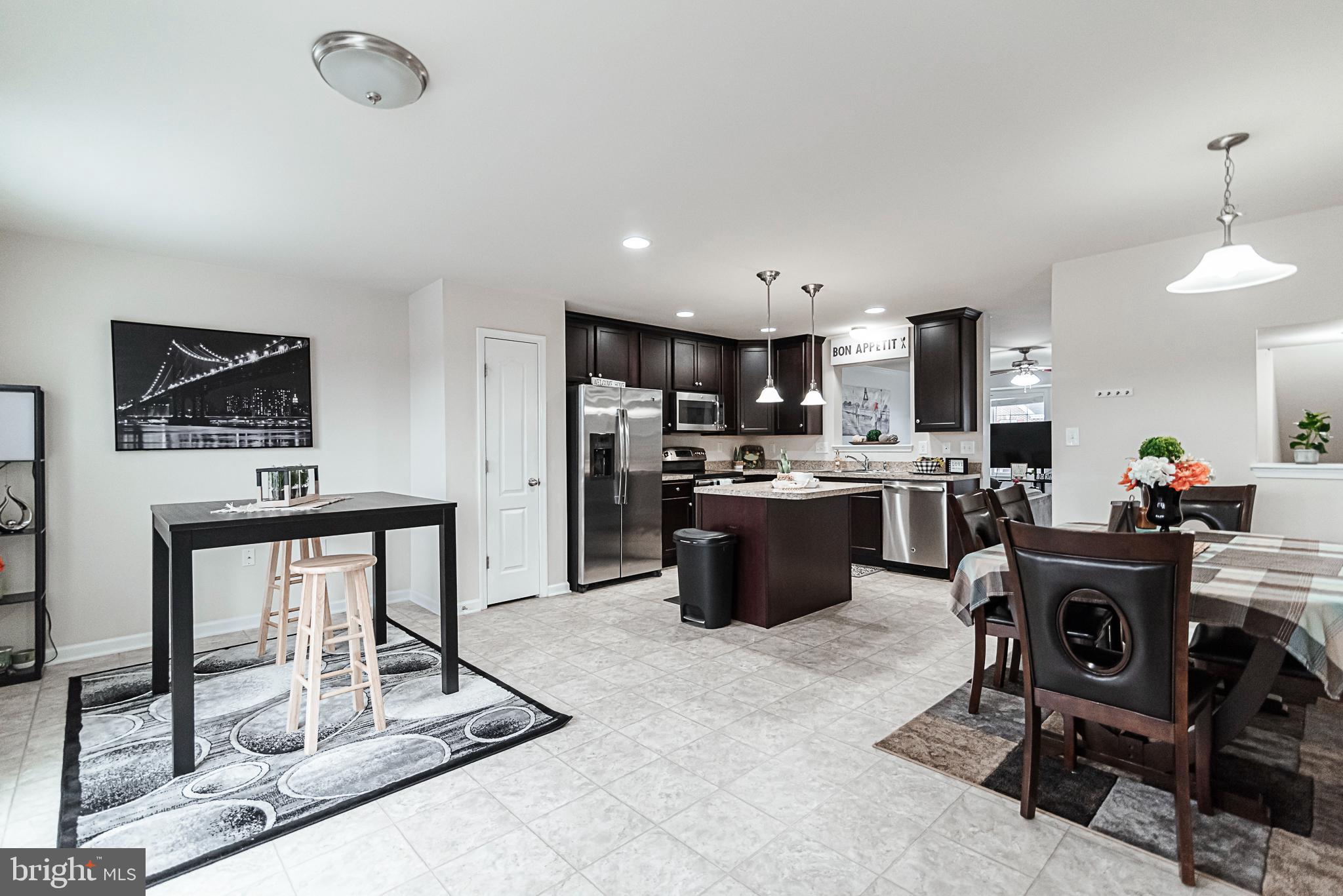 LAKELAND PLACE - Residential