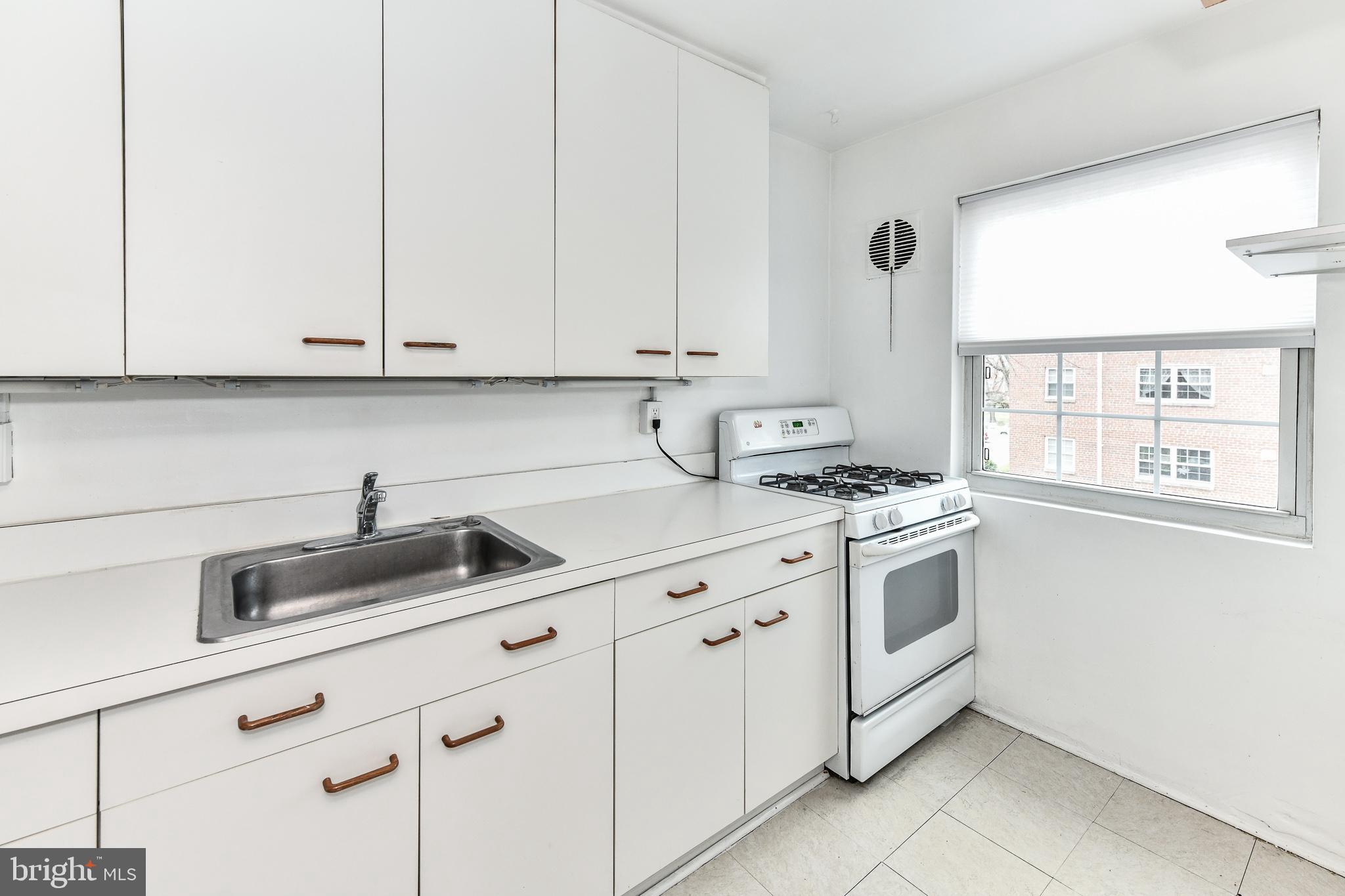 ARLINGTON HEIGHTS - Residential Lease