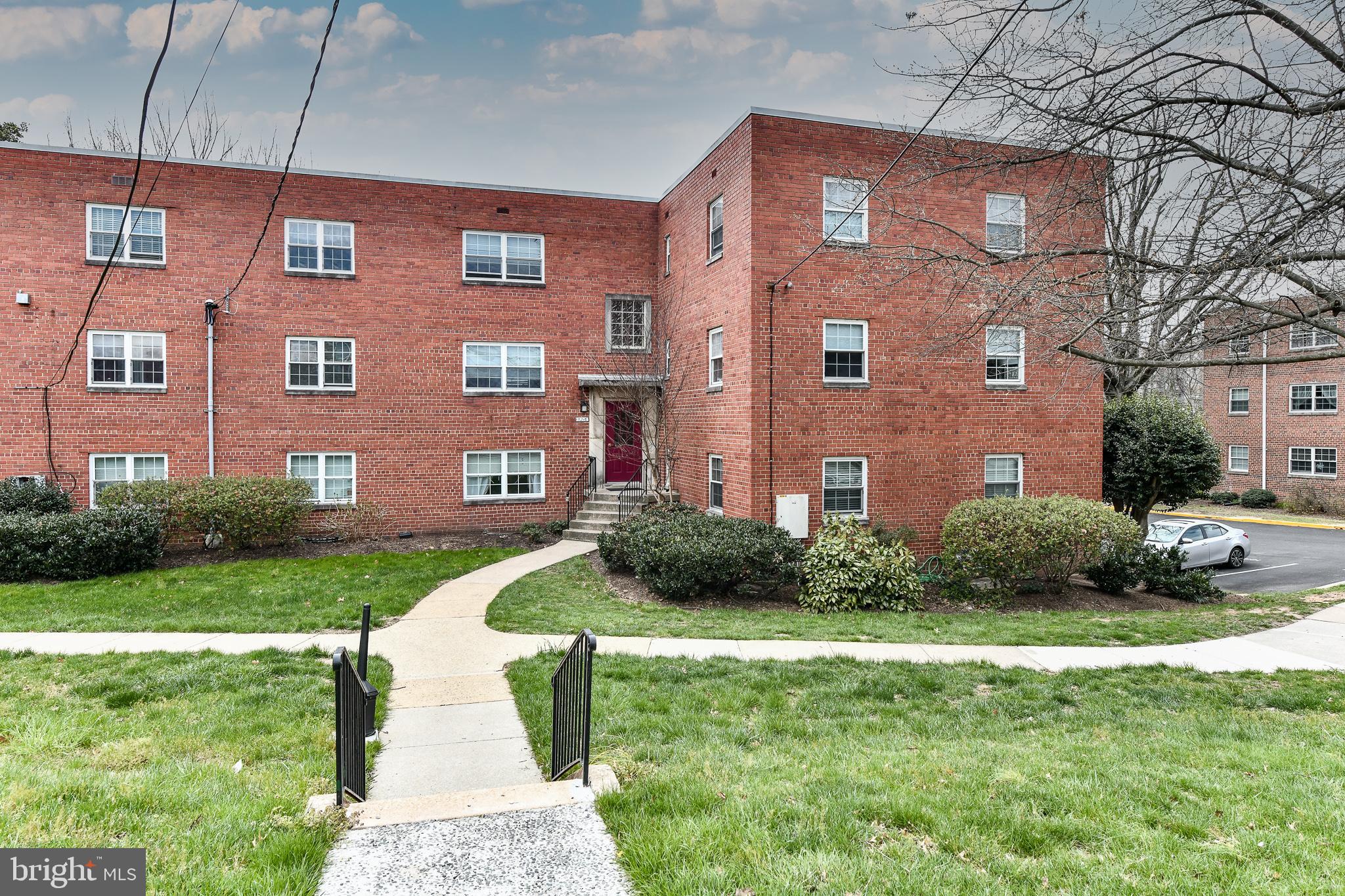 ARLINGTON HEIGHTS - Residential Lease