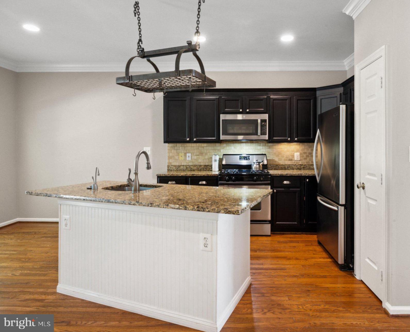 1319 VINTAGE PLACE