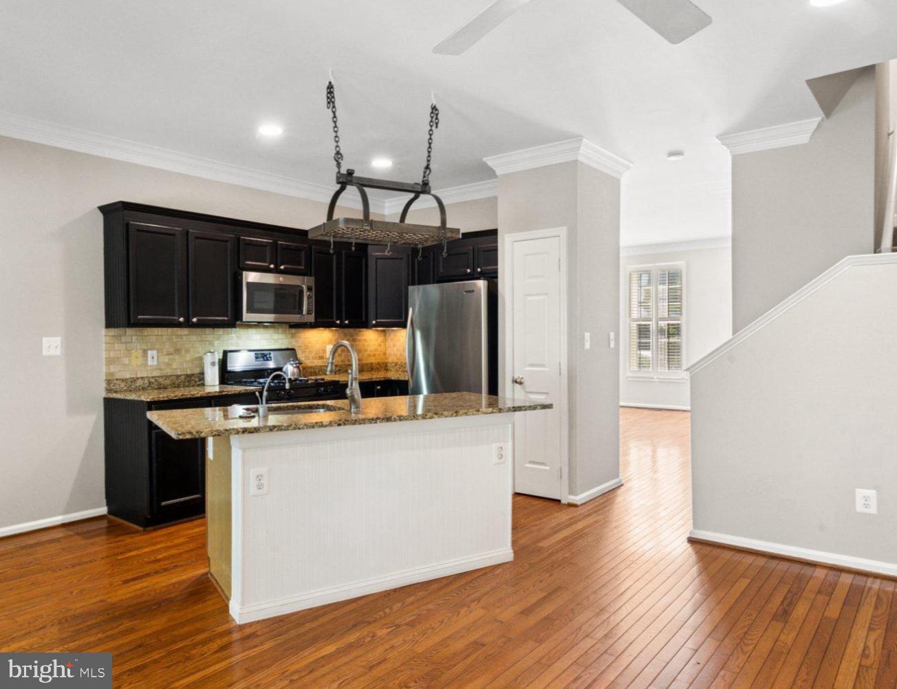 1319 VINTAGE PLACE