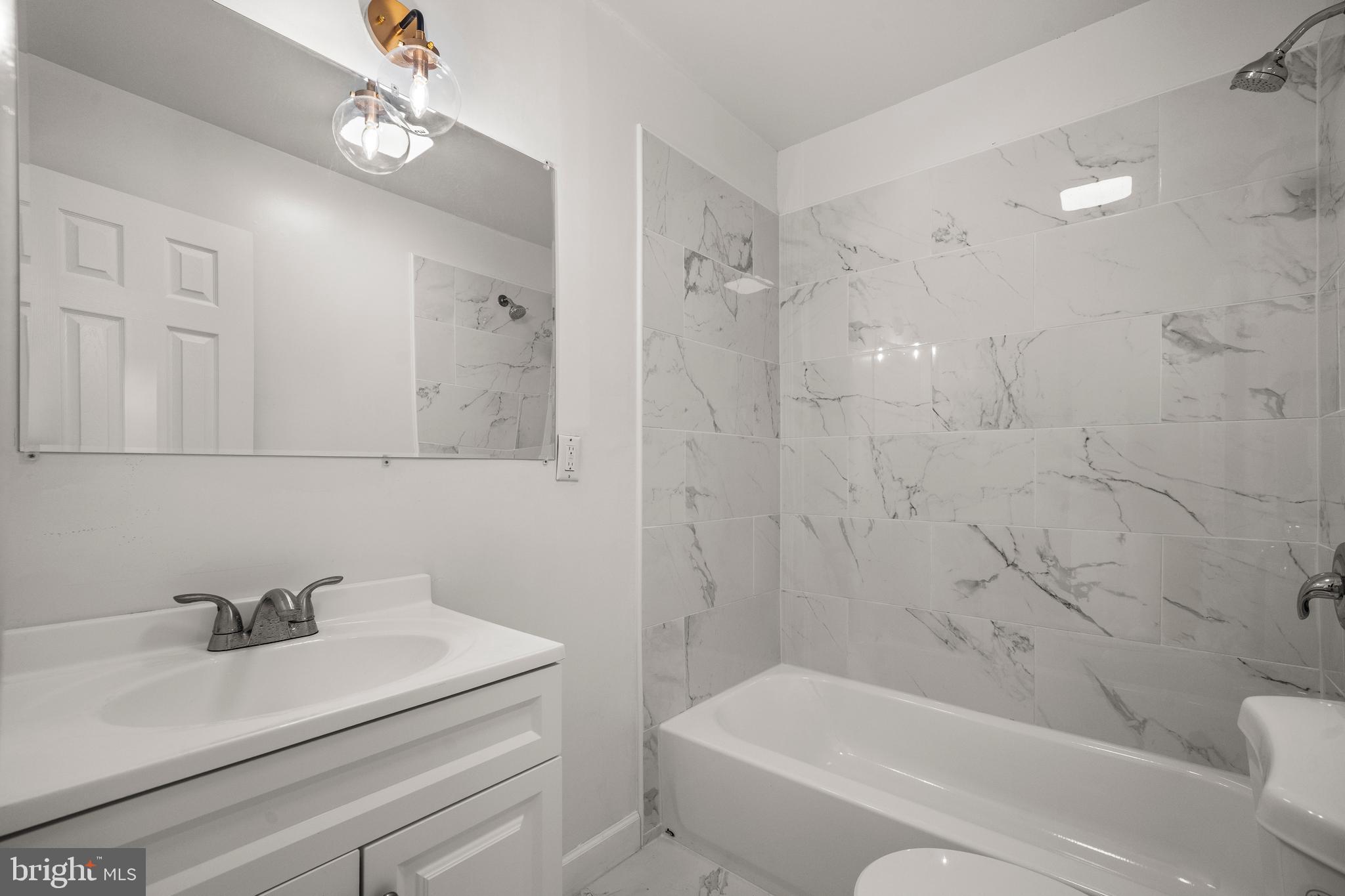 BROOKE MANOR - Residential