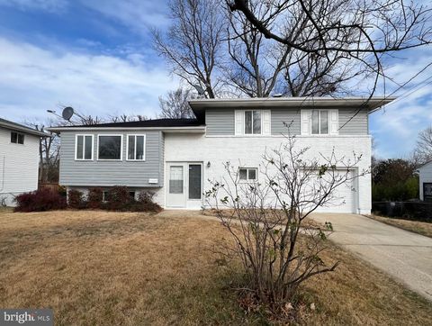 Photo of 308 Aragona Drive, FORT WASHINGTON, MD 20744 (MLS # MDPG2186214)