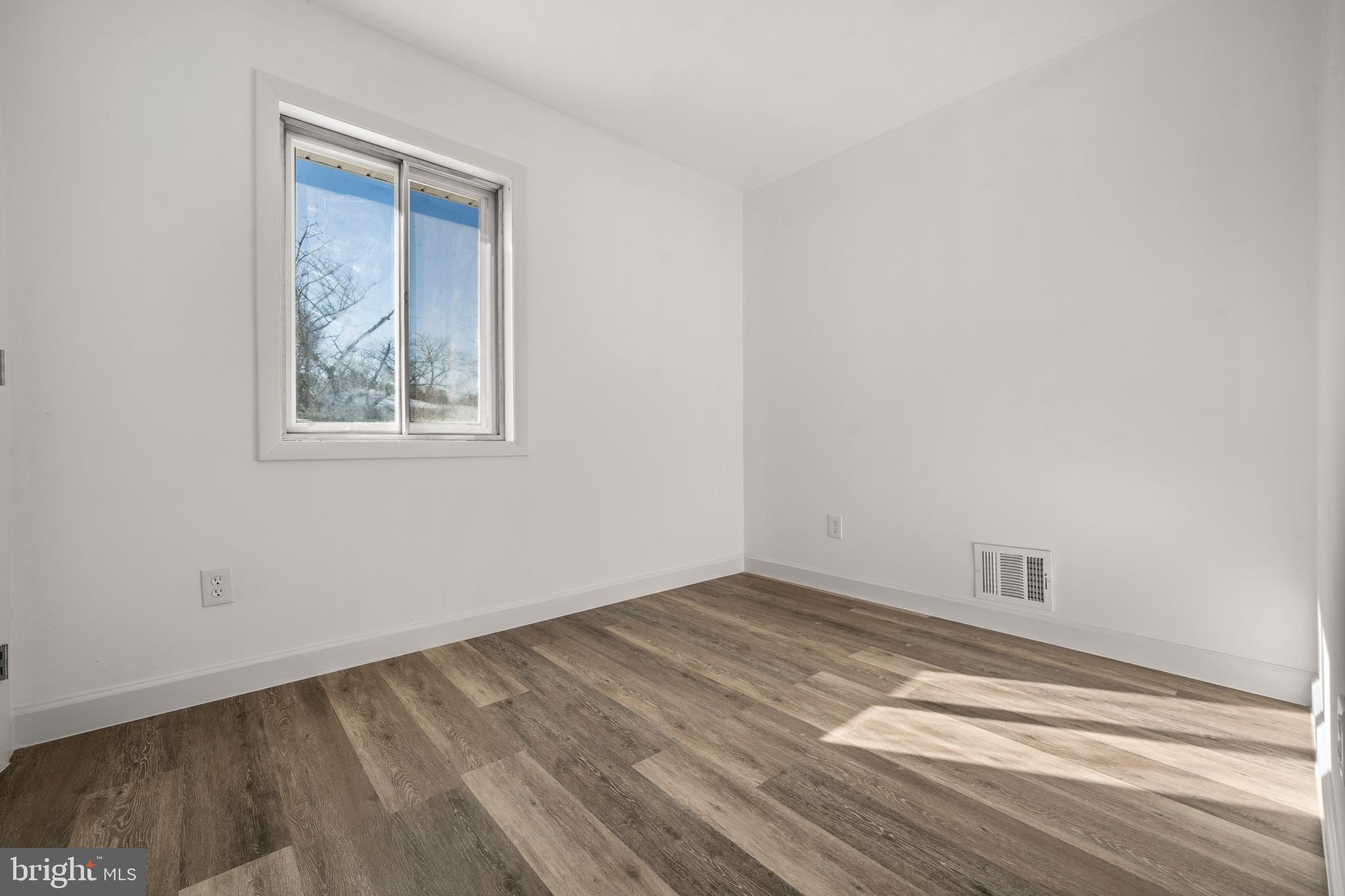 BROOKE MANOR - Residential