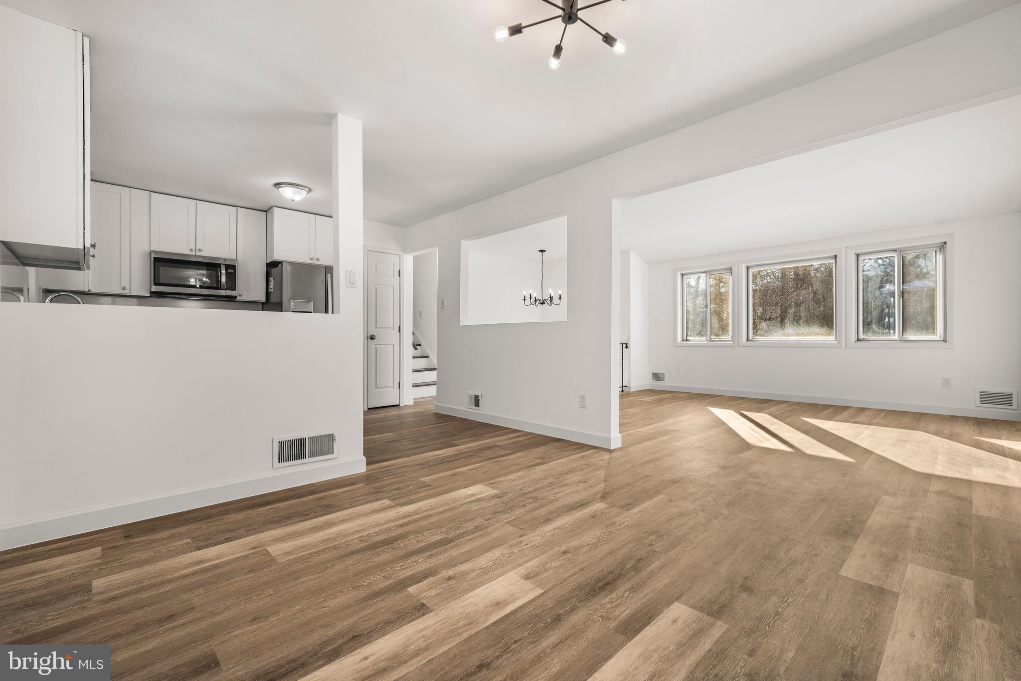 BROOKE MANOR - Residential