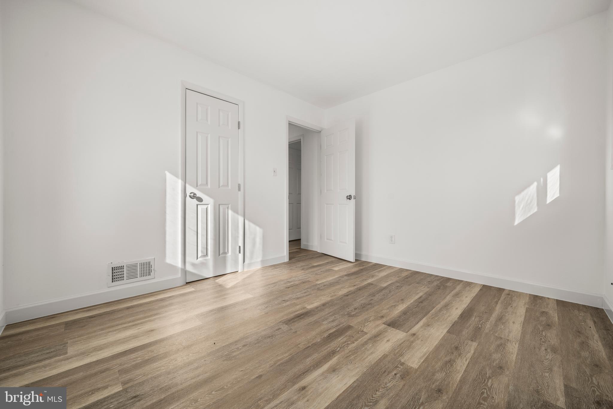 BROOKE MANOR - Residential