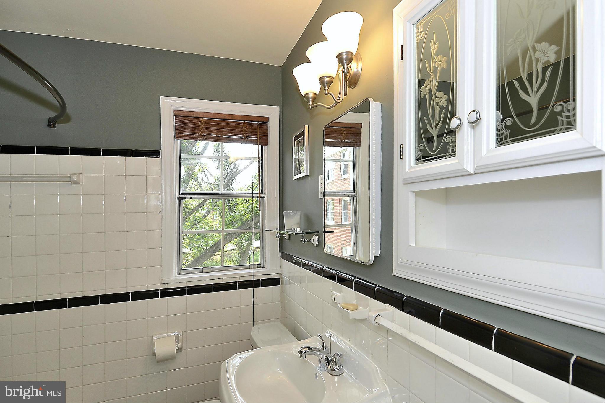 BELLE VIEW - Residential Lease