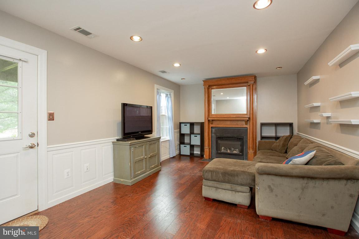 WOODSTONE - Residential