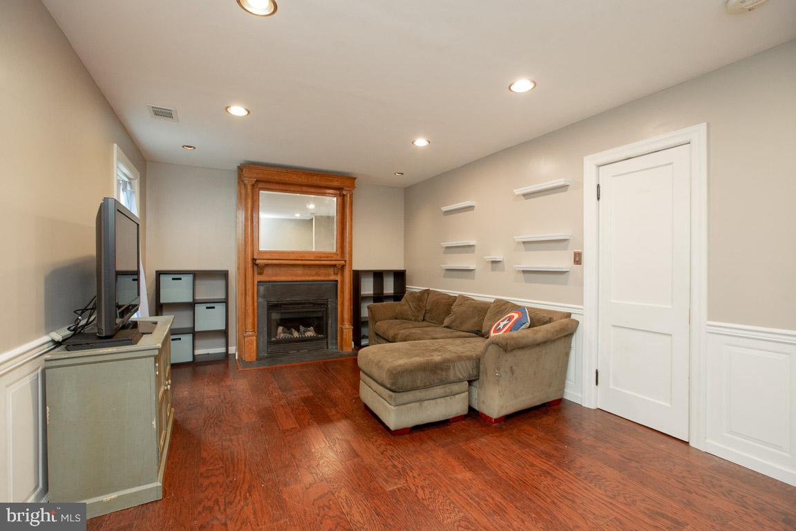 WOODSTONE - Residential