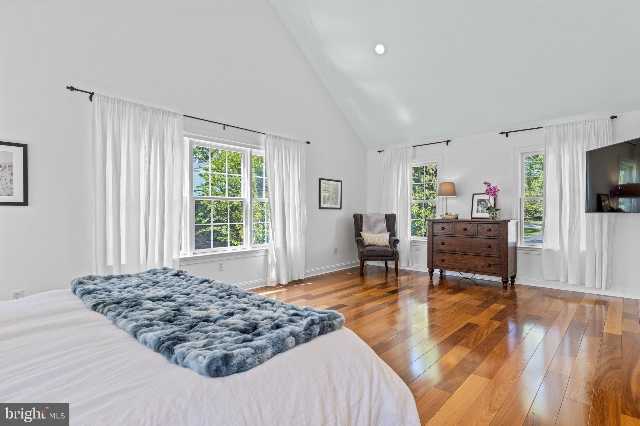 RADNOR HUNT - Residential