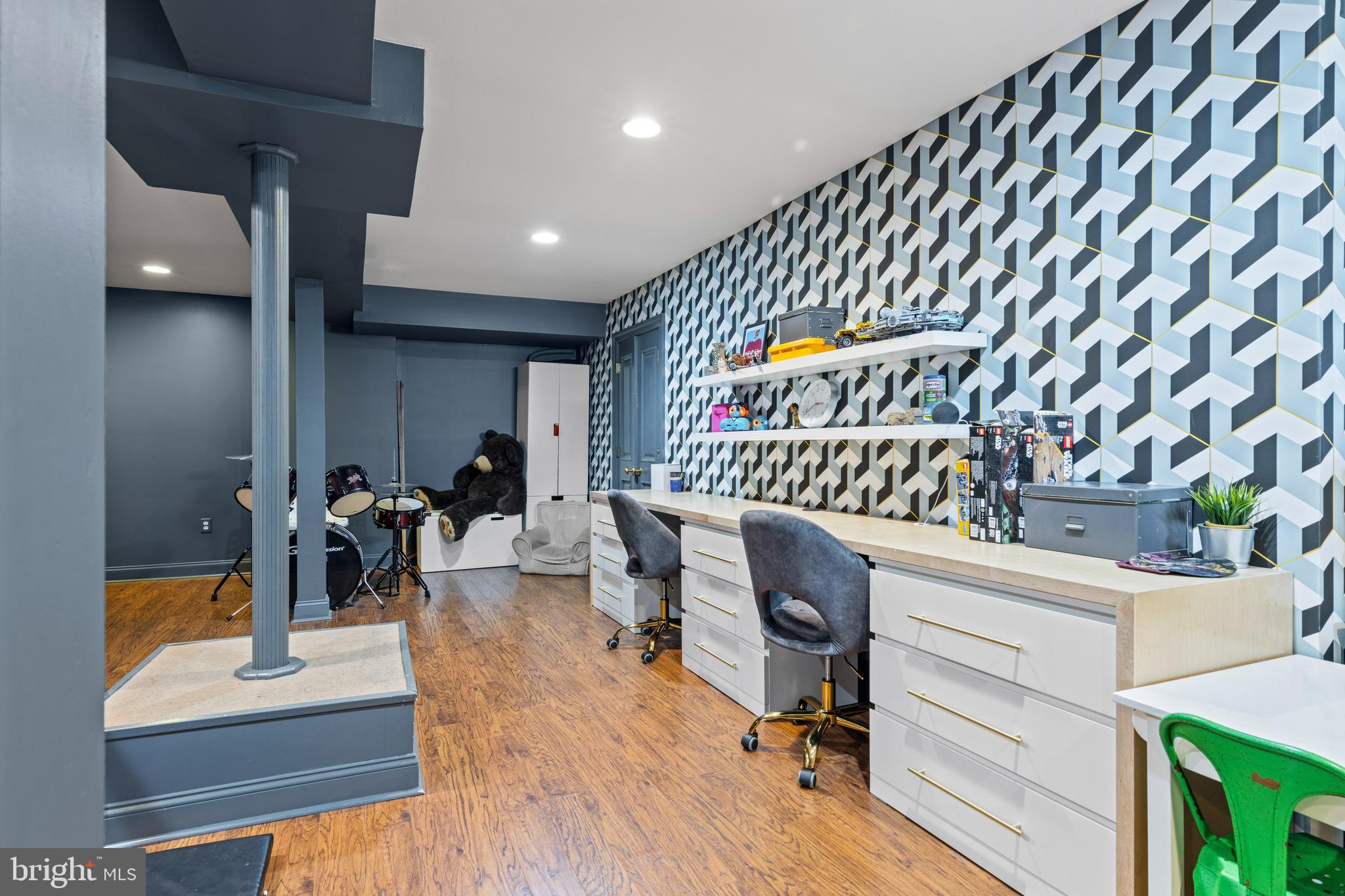 RADNOR HUNT - Residential