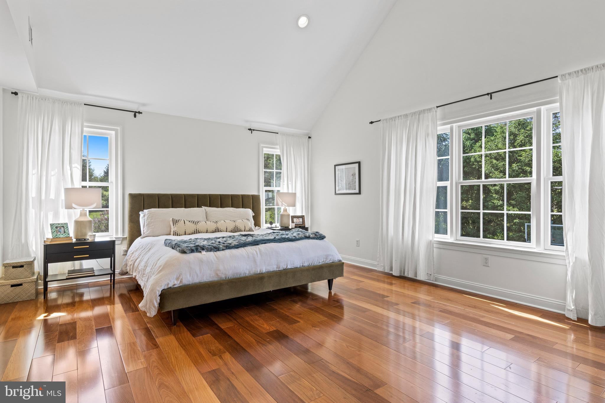 RADNOR HUNT - Residential