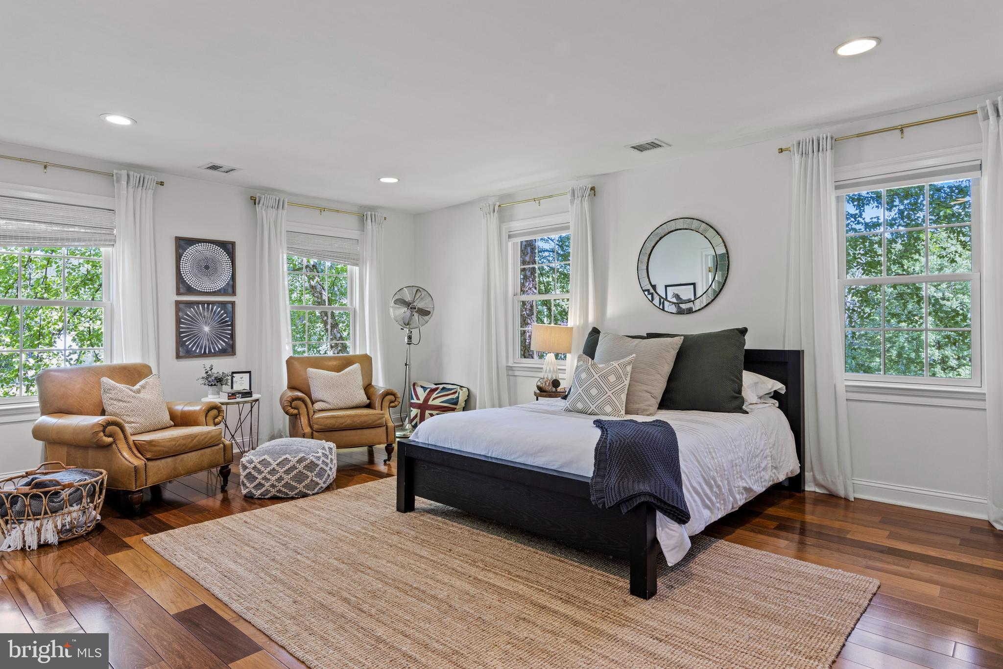 RADNOR HUNT - Residential