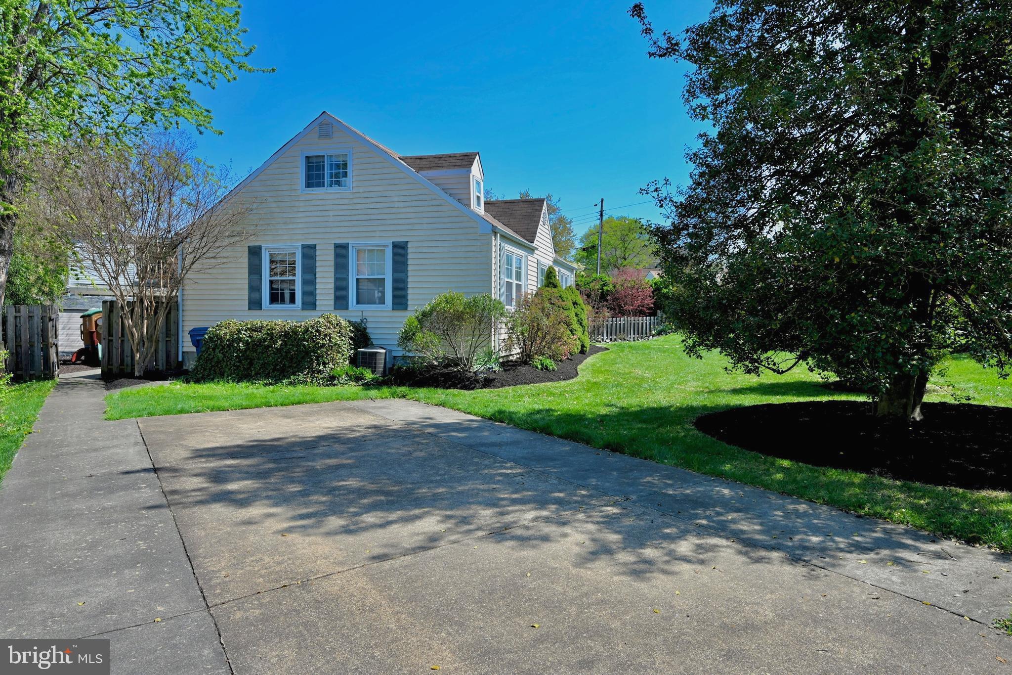 WEST LAWN - Residential