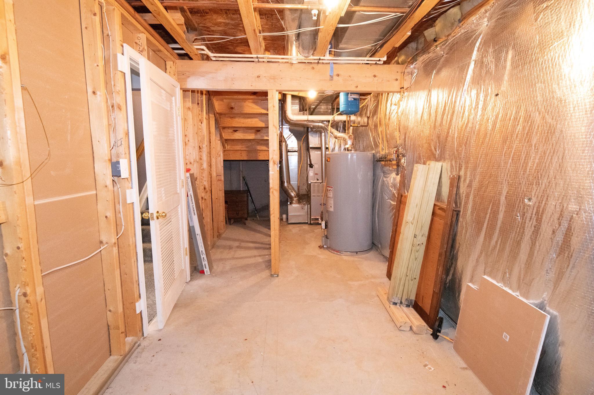 HOLLY WOODS - Residential