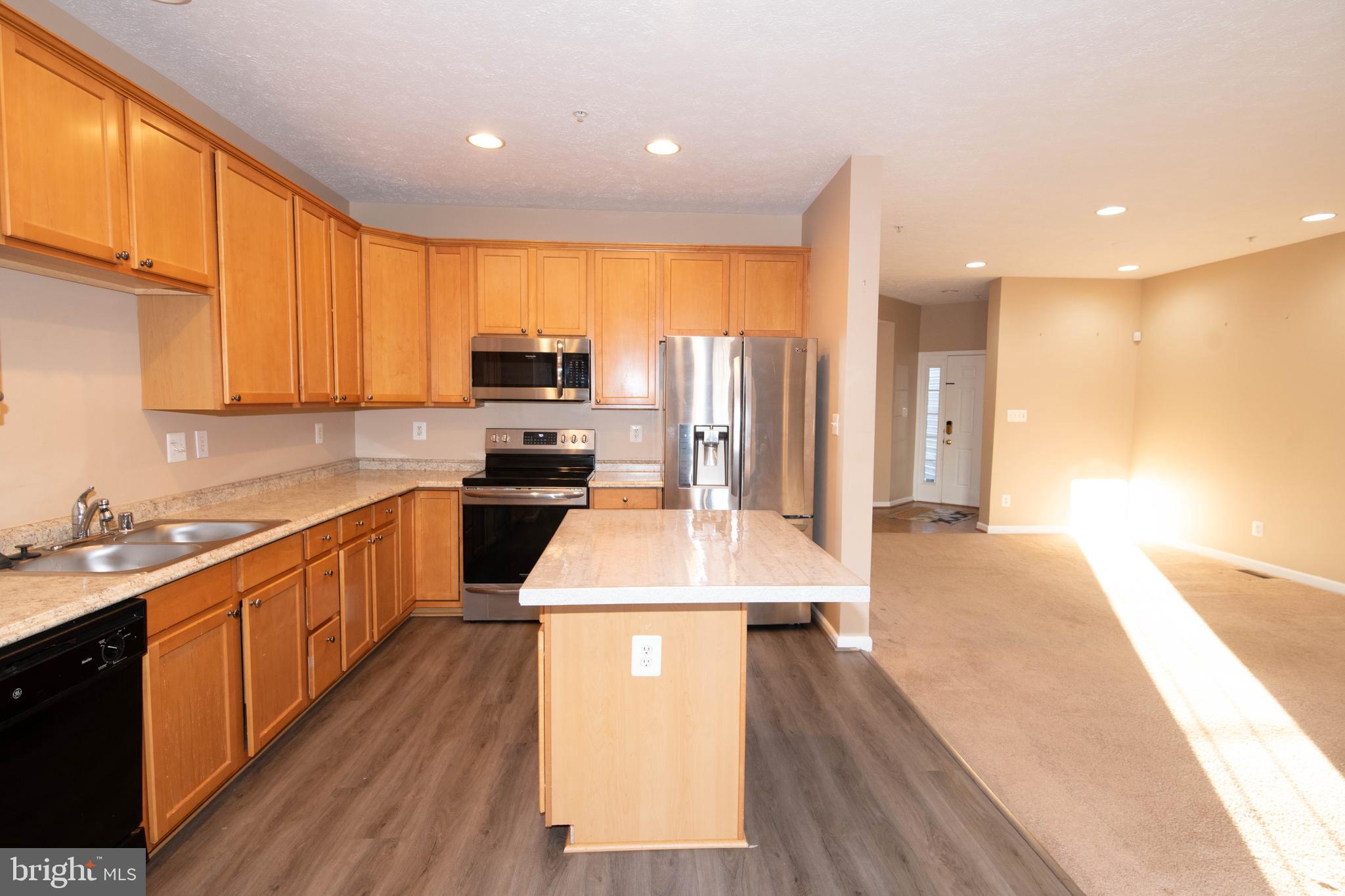 HOLLY WOODS - Residential