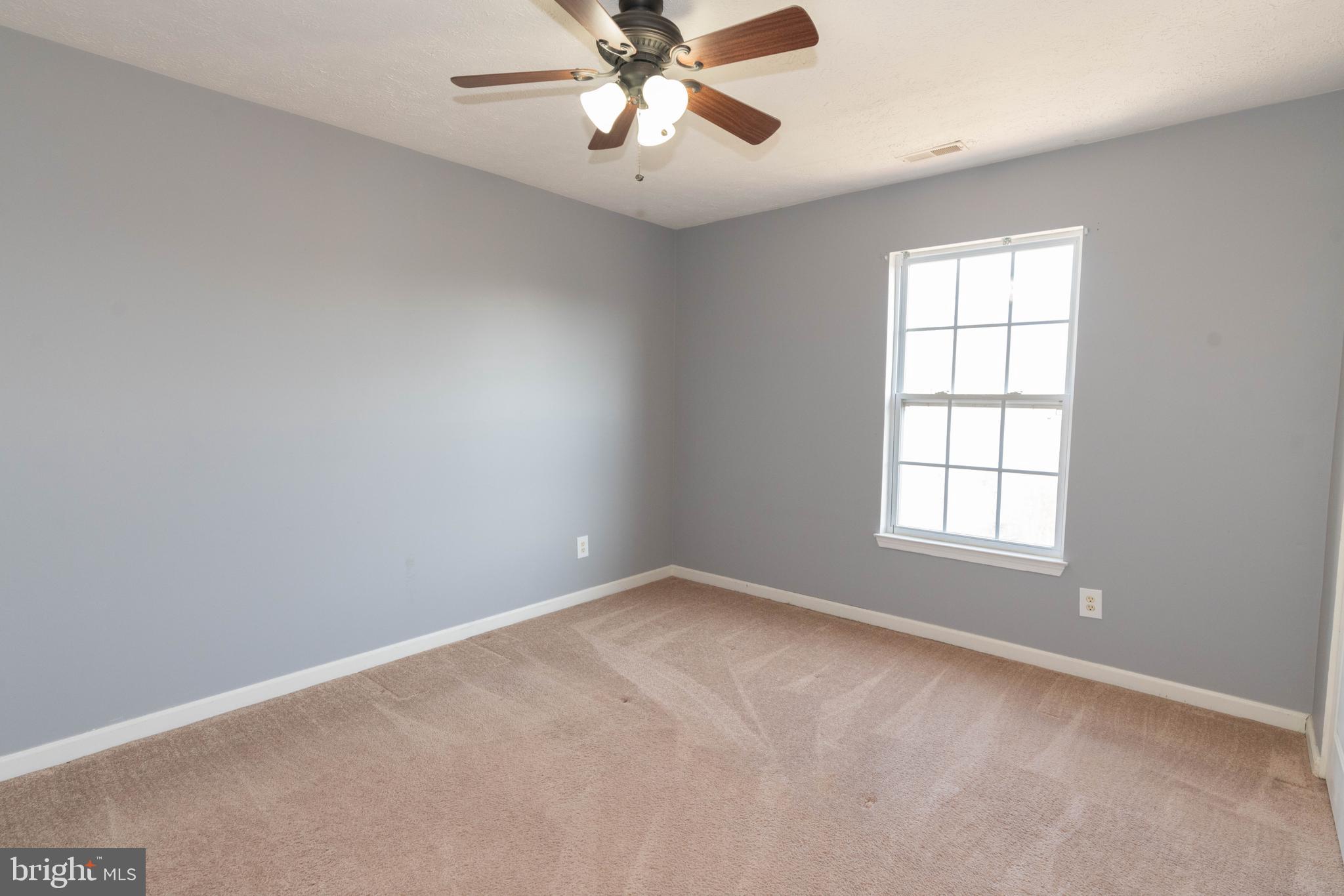 HOLLY WOODS - Residential