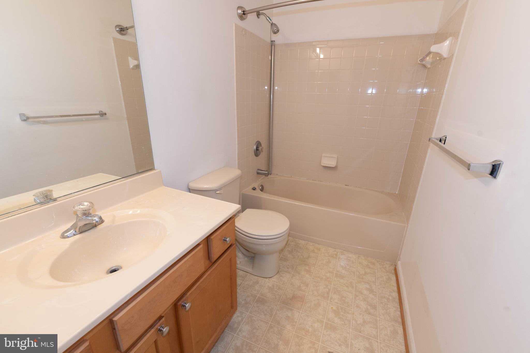 HOLLY WOODS - Residential