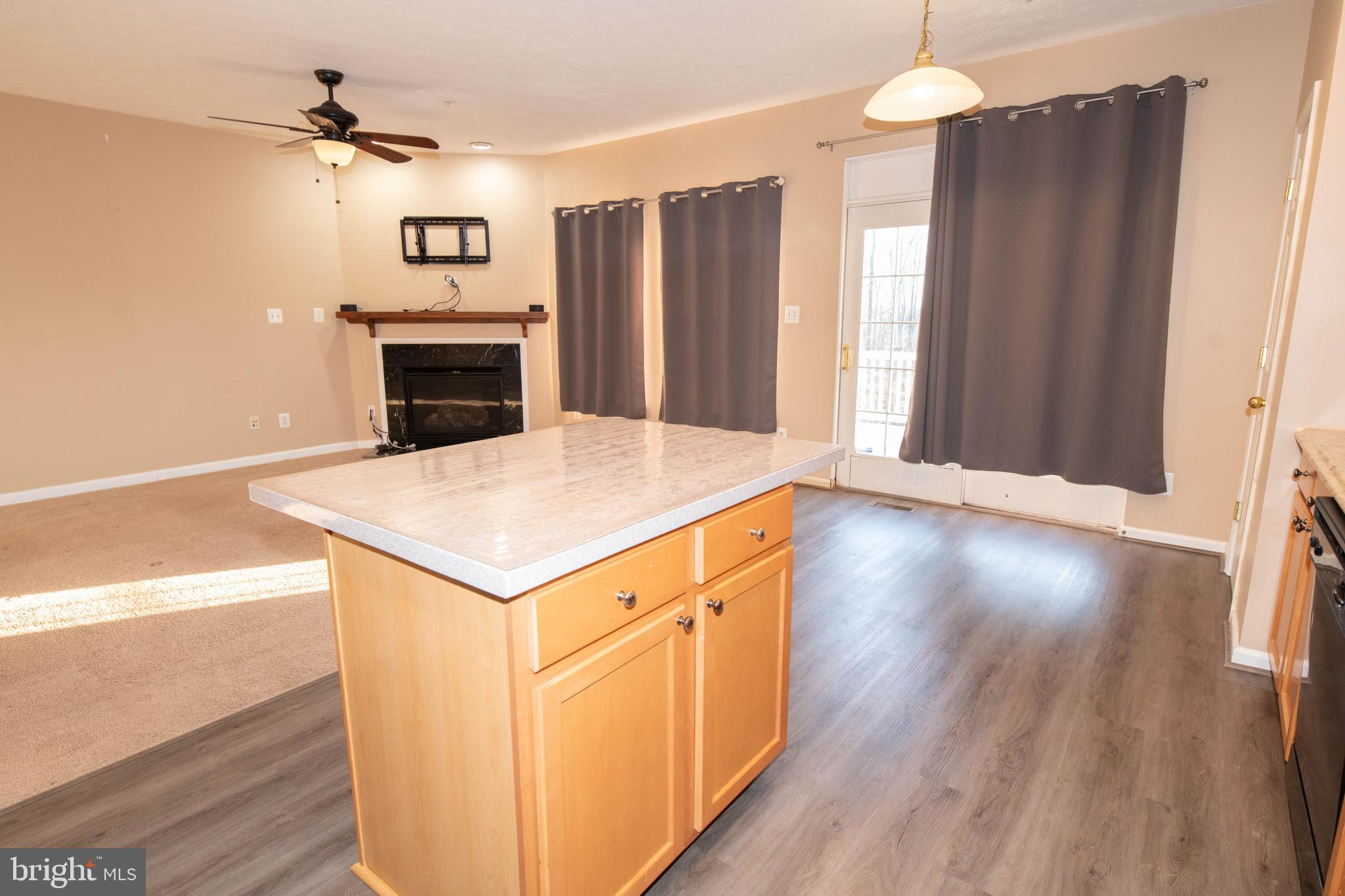 HOLLY WOODS - Residential