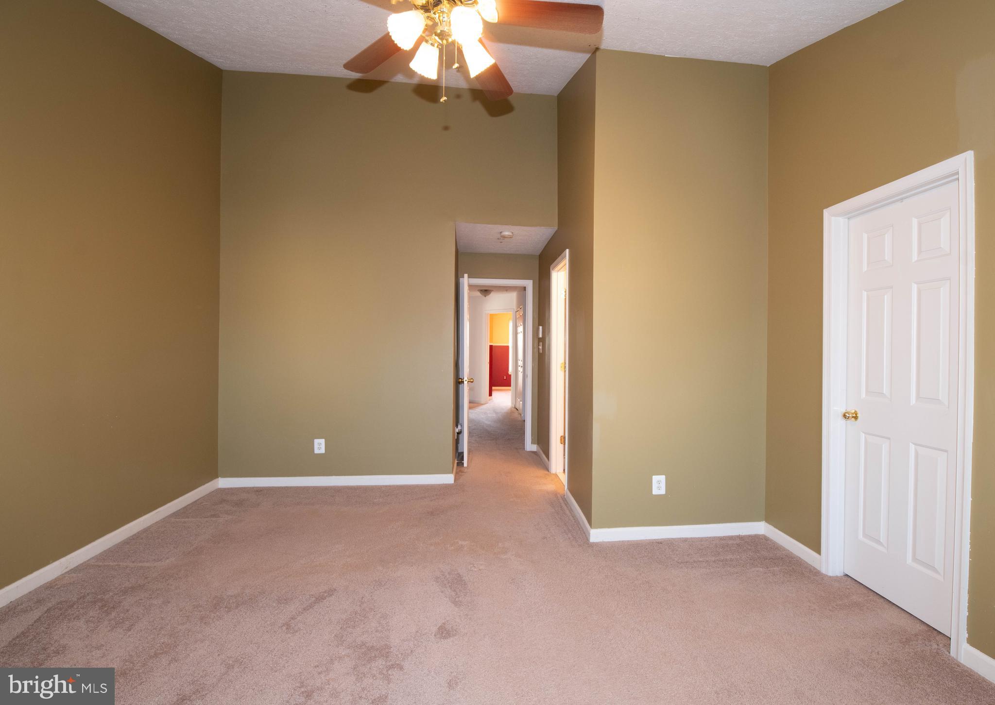 HOLLY WOODS - Residential