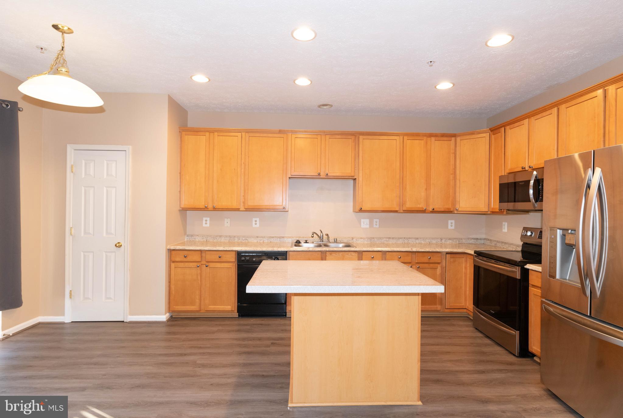 HOLLY WOODS - Residential