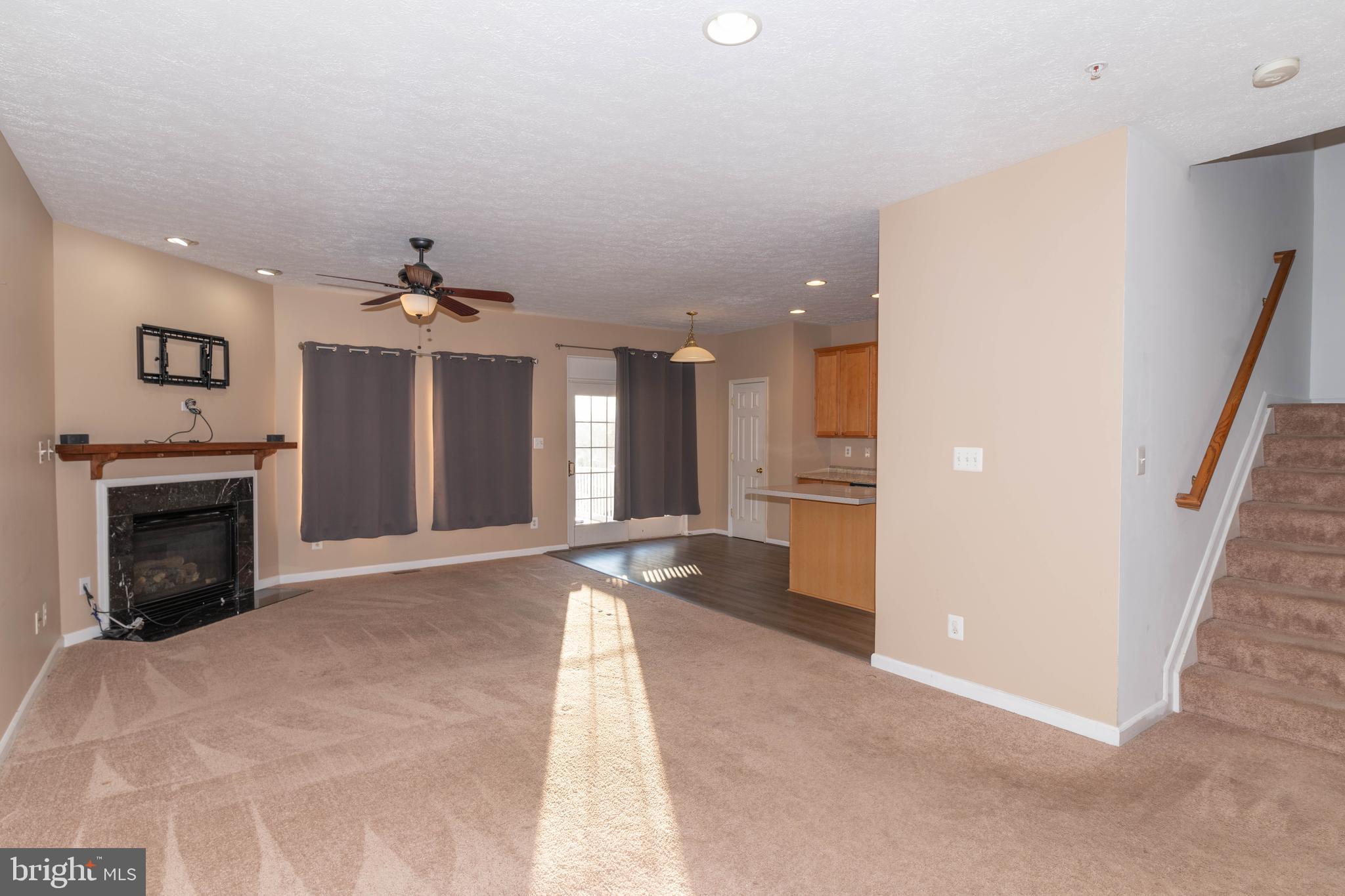 HOLLY WOODS - Residential