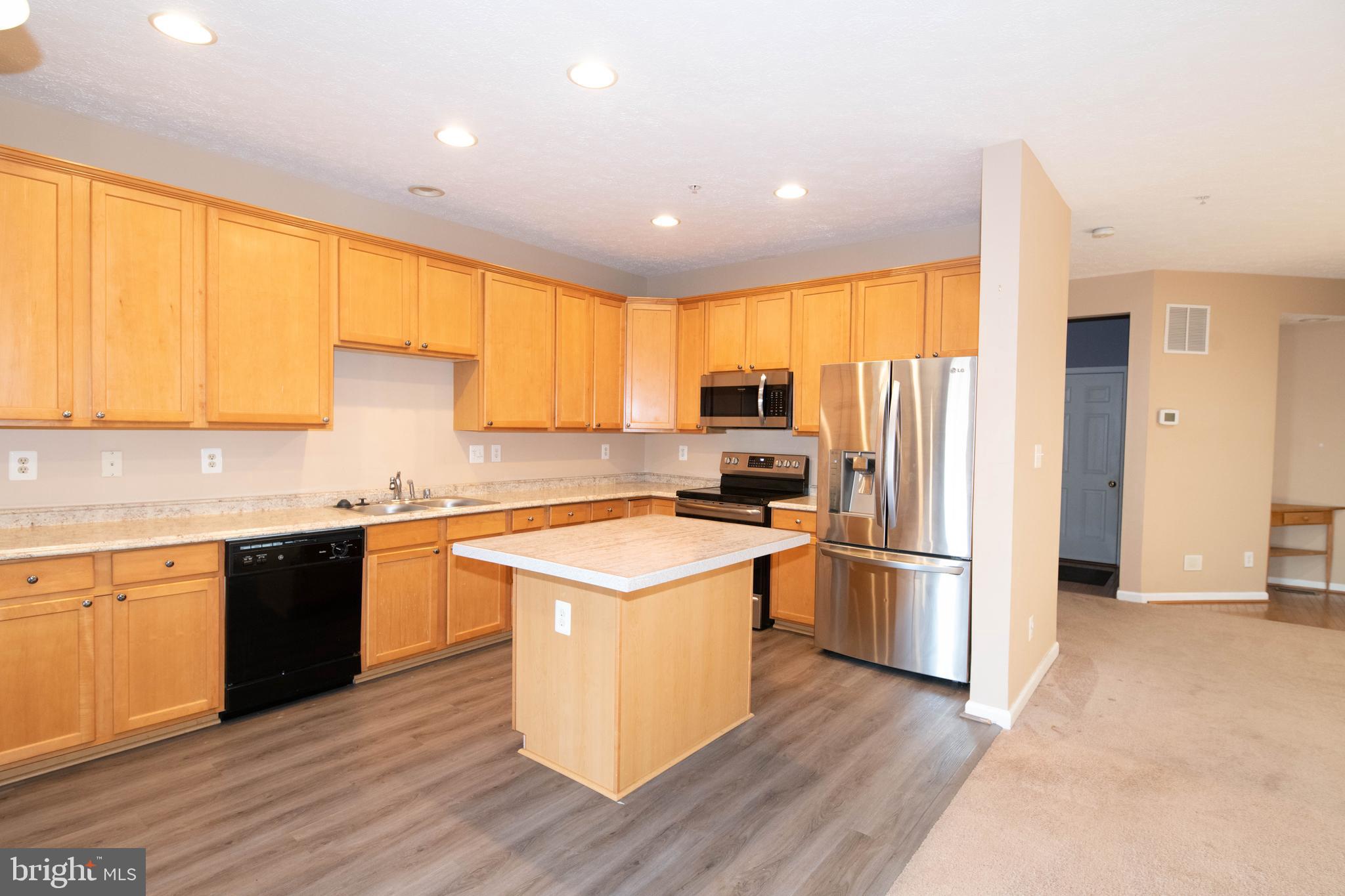 HOLLY WOODS - Residential