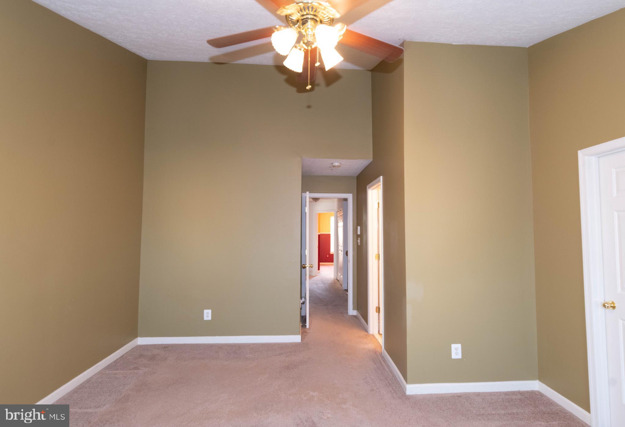 HOLLY WOODS - Residential