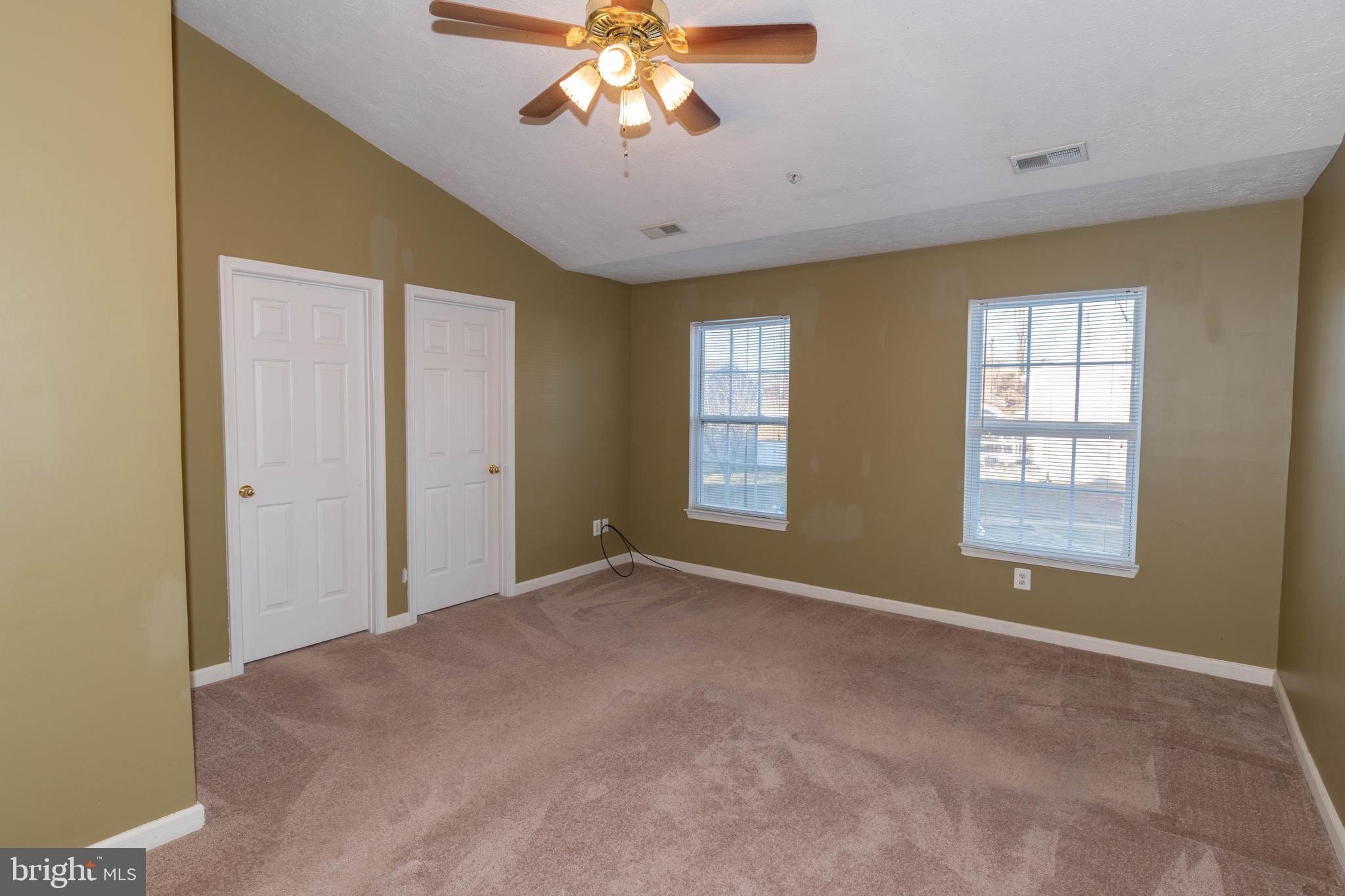 HOLLY WOODS - Residential