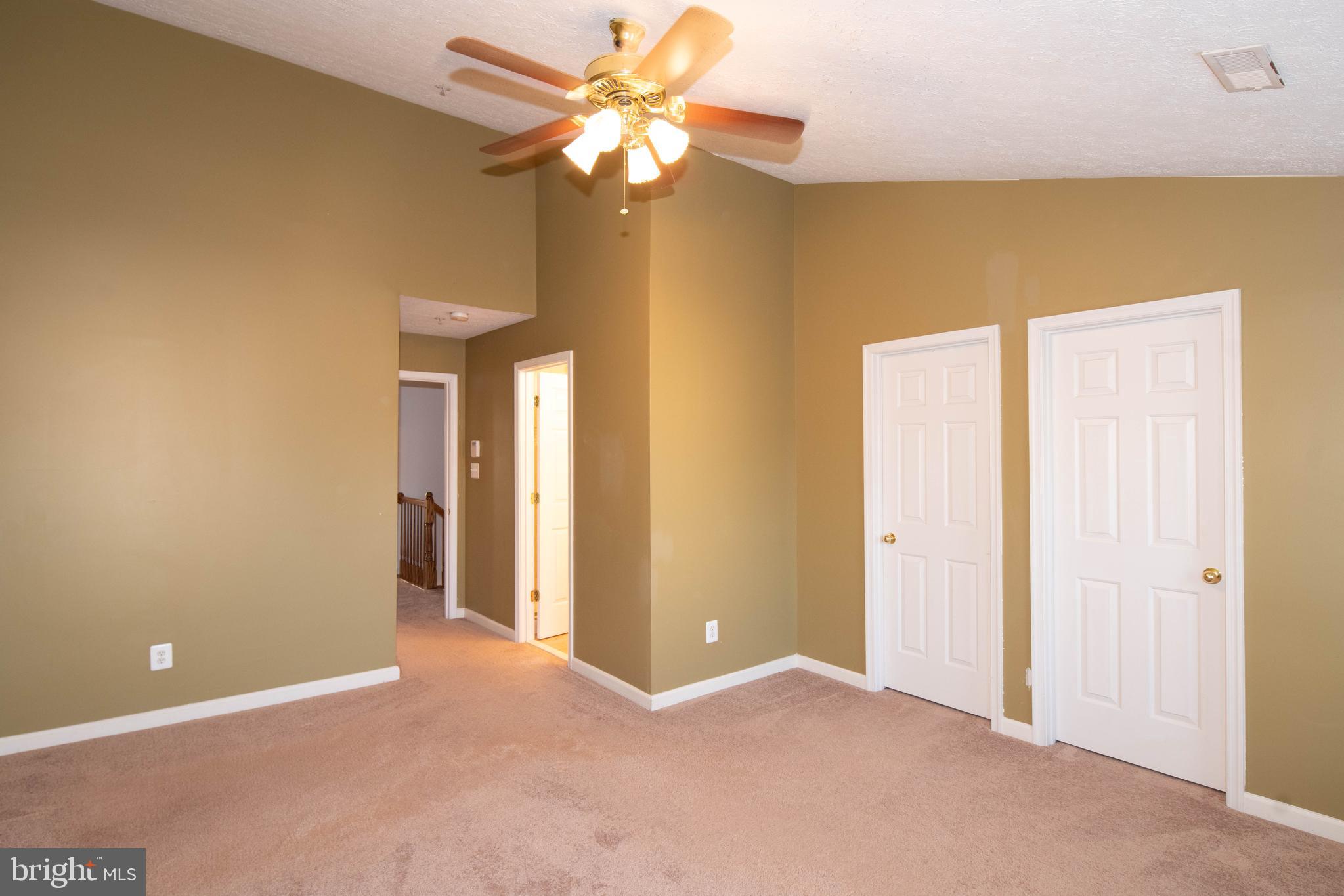 HOLLY WOODS - Residential