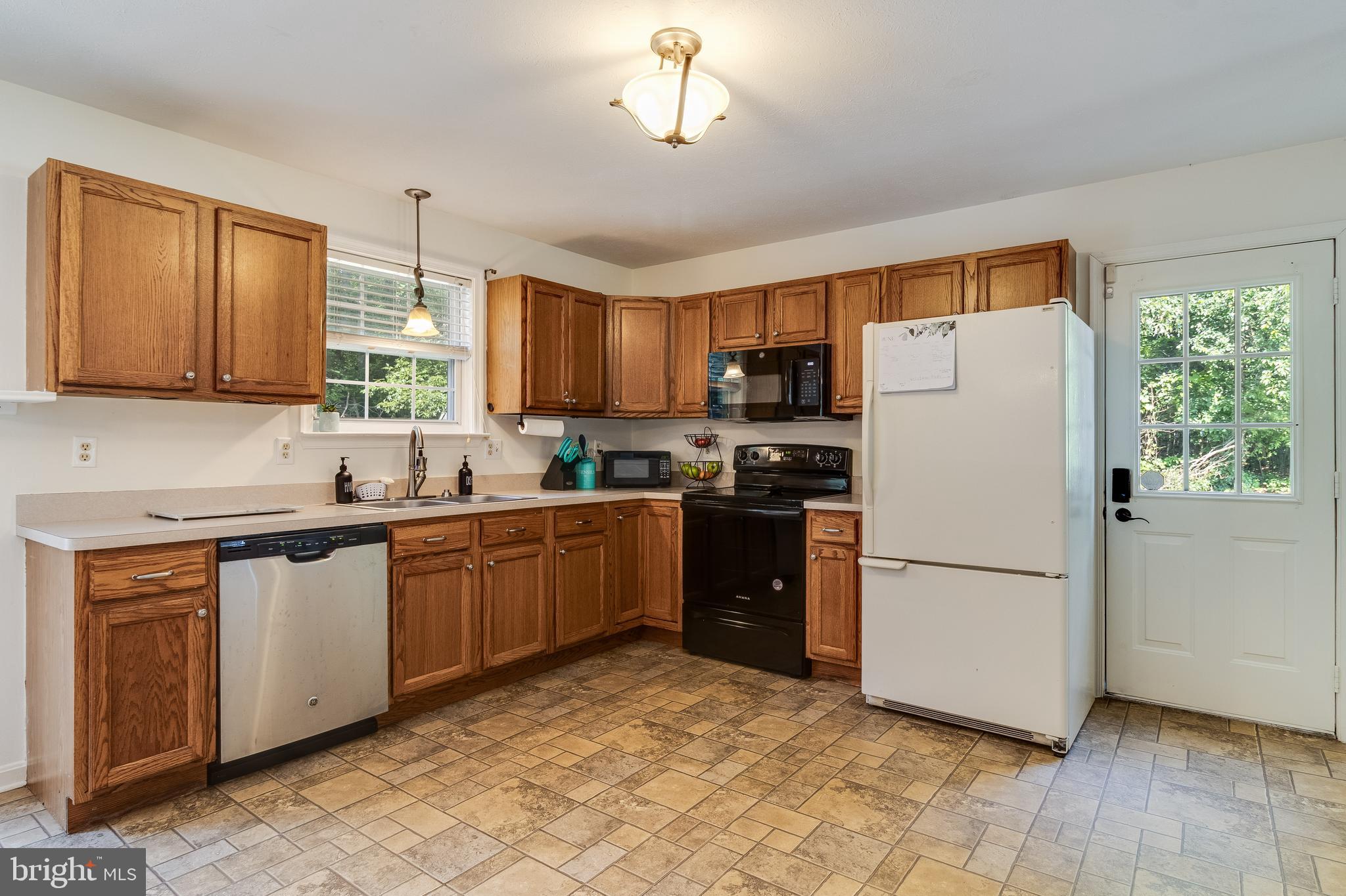 38077 E EDINVIEW COURT