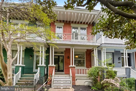 1318 Massachusetts Avenue SE, Washington, DC 20003 - MLS#: DCDC2196068
