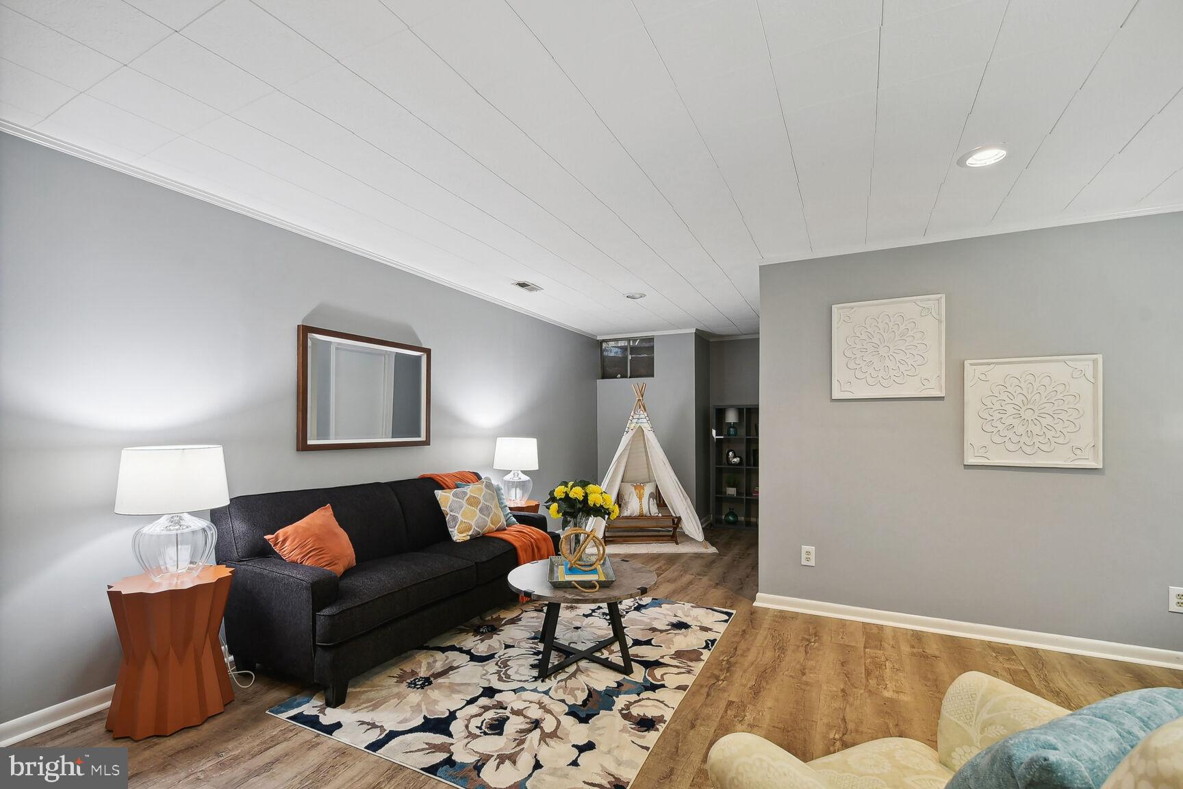 FAIR OAKS ESTATES - Residential