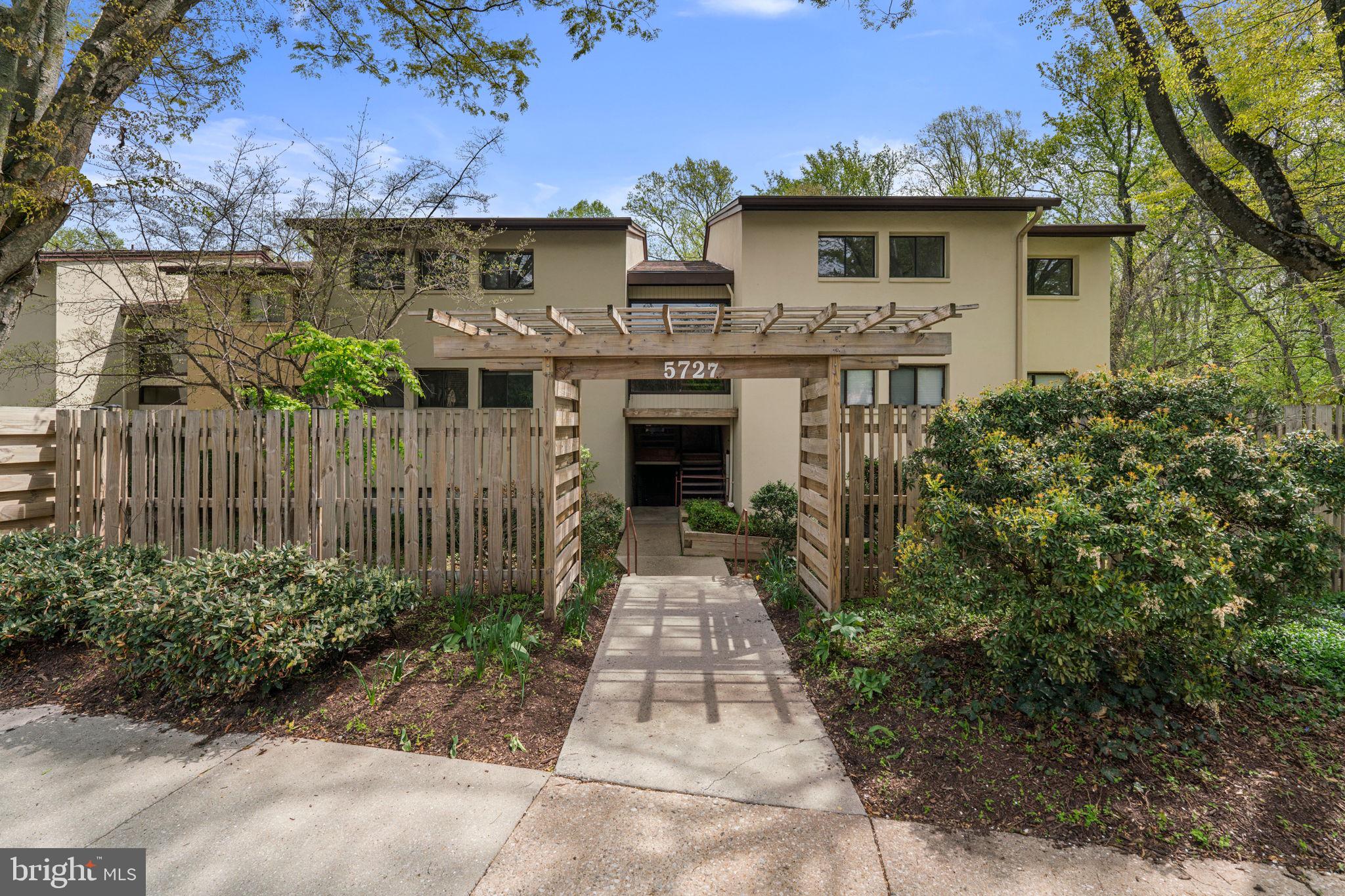 DEERING WOODS - Residential