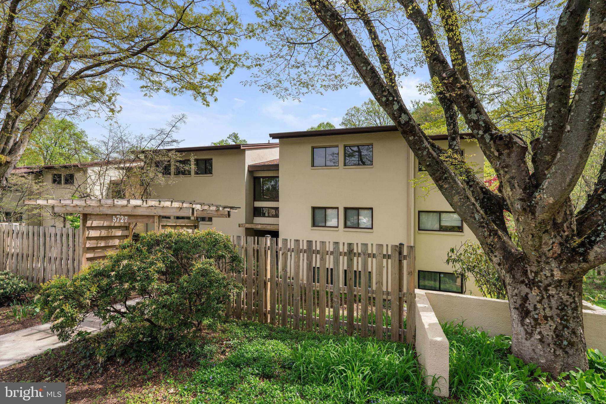 DEERING WOODS - Residential